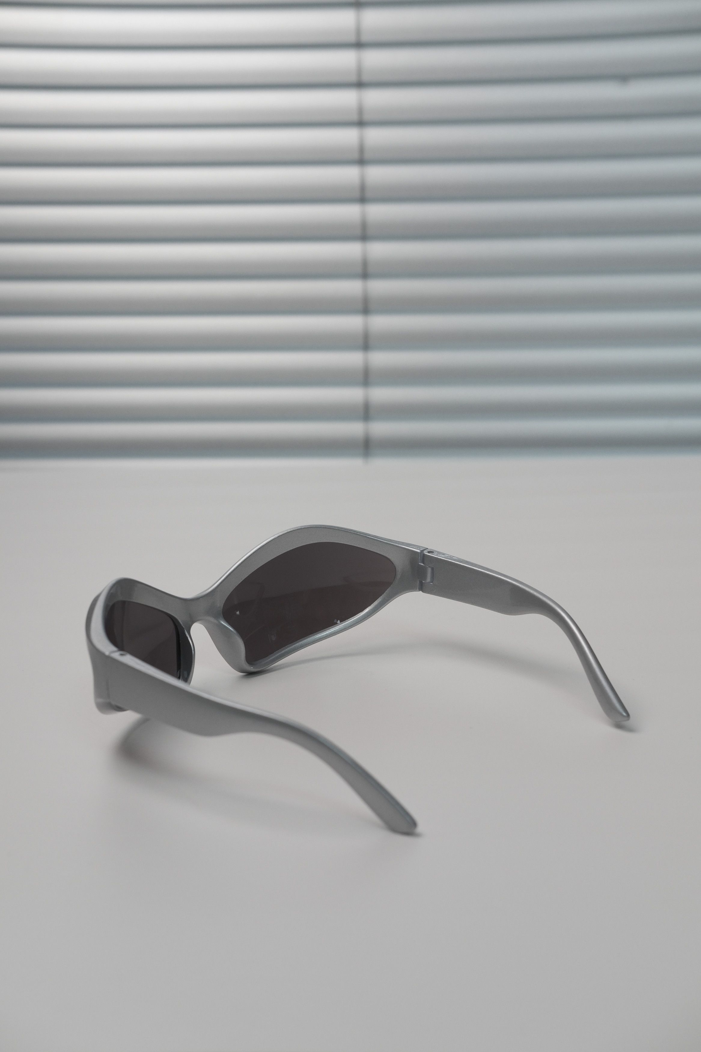 Japanese Brand Vtg Y2k Avant Garde Future Sunglasses Silver Unisex One Size Size ONE SIZE - 4 Thumbnail