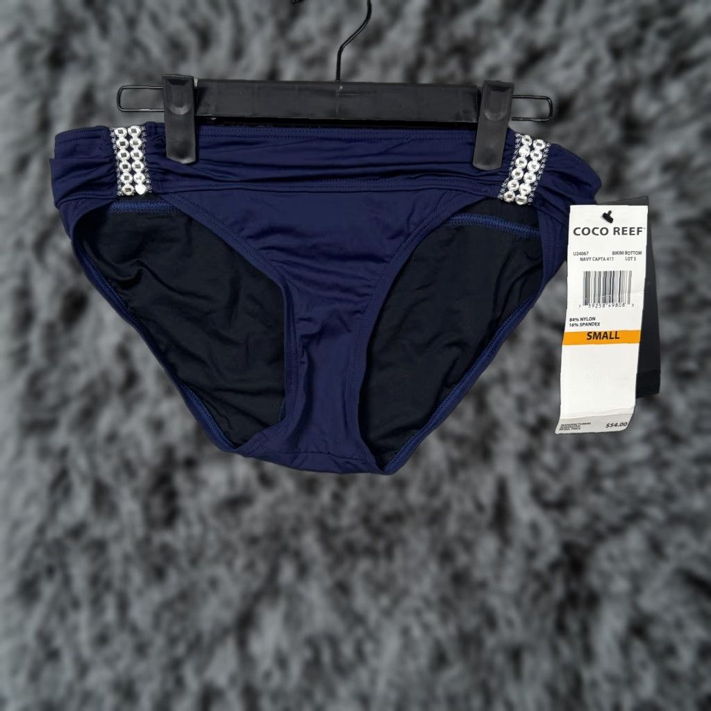 Vintage Coco Reef Bikini Bottom Small Navy Ruched Embroidered Luxury Boho Resort Swimsuit Bottom Womens S Navy Embroidered Size 28" / US 6 / IT 42 - 1 Thumbnail