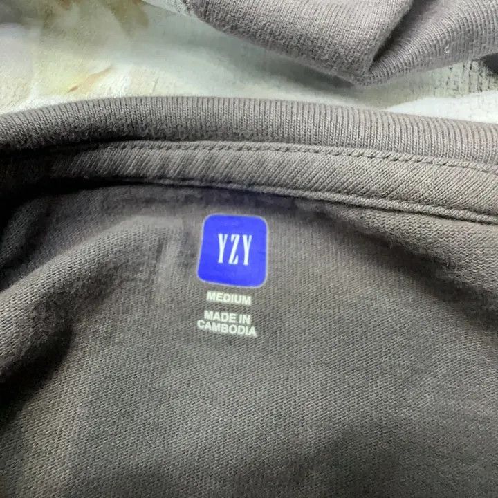 Balenciaga Balenciaga YEEZY x GAP x Balenciaga Oversized Graphic Tee Size US M / EU 48-50 / 2 - 2 Thumbnail