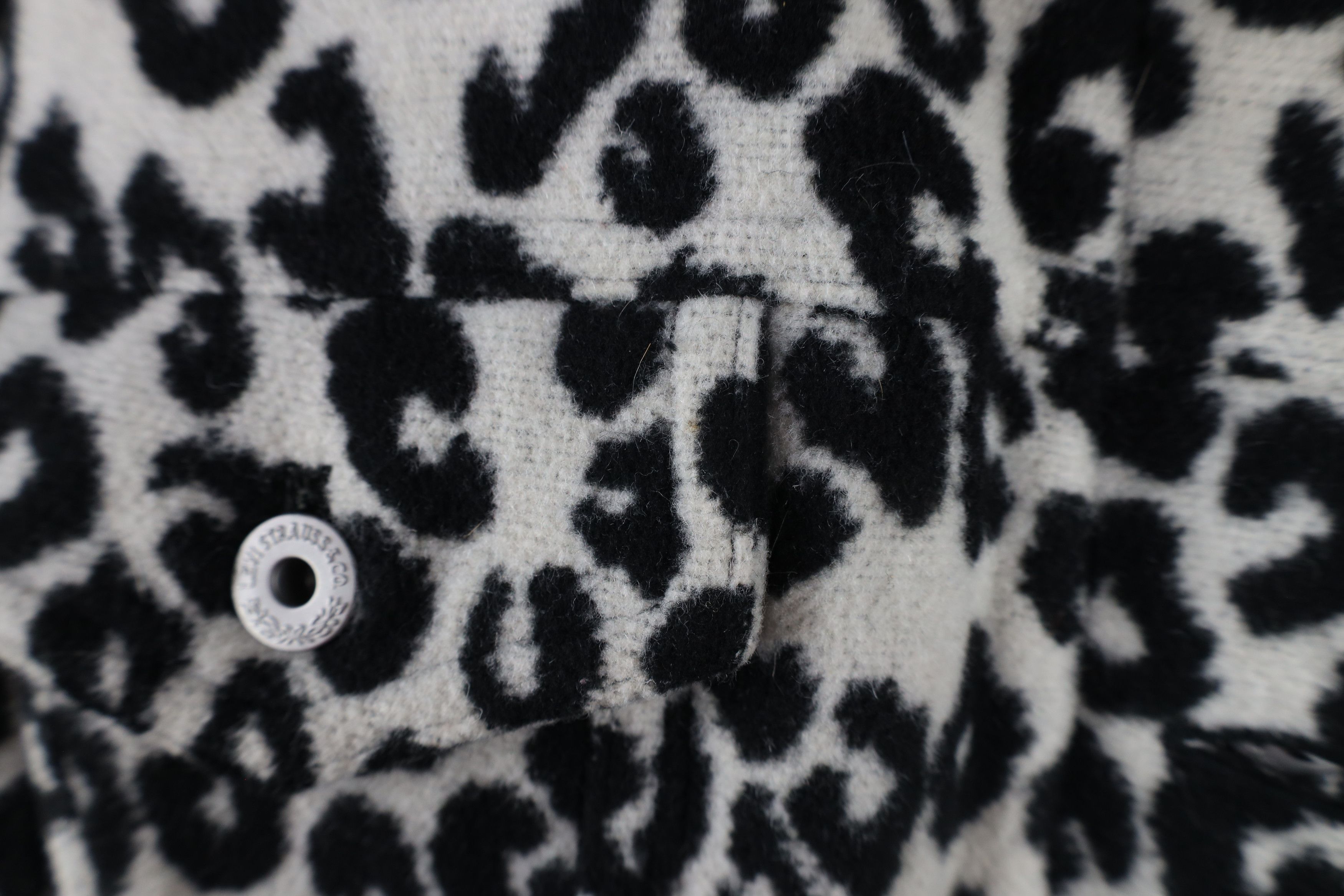 Levi's × Vintage Vintage Y2K Levis Cheetah Print Fleece Trucker Jacket Size L / US 10 / IT 46 - 5 Thumbnail