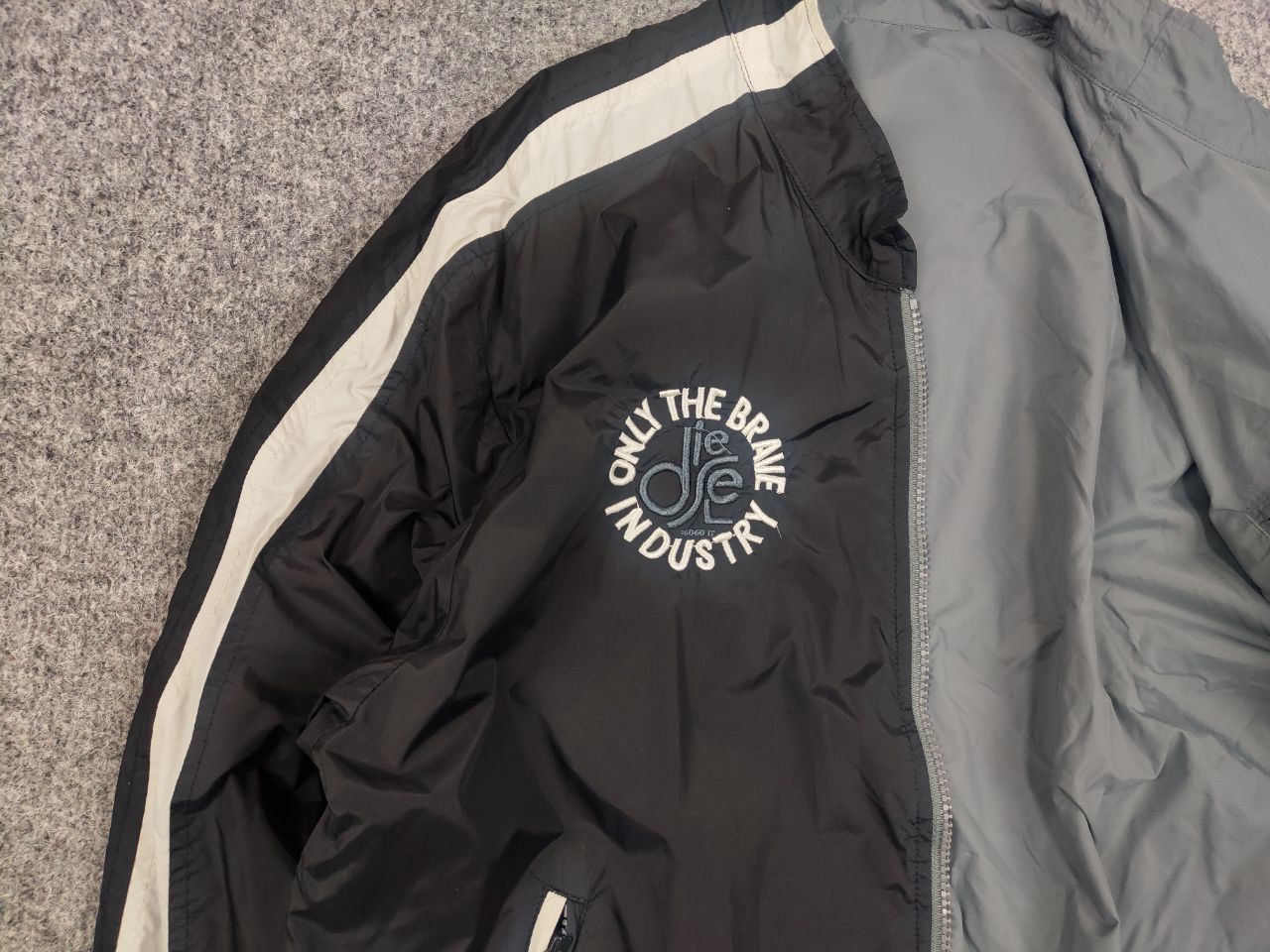 Diesel Vintage Y2K Diesel industry Logo Reversible Bomber Jacket Size US L / EU 52-54 / 3 - 7 Thumbnail