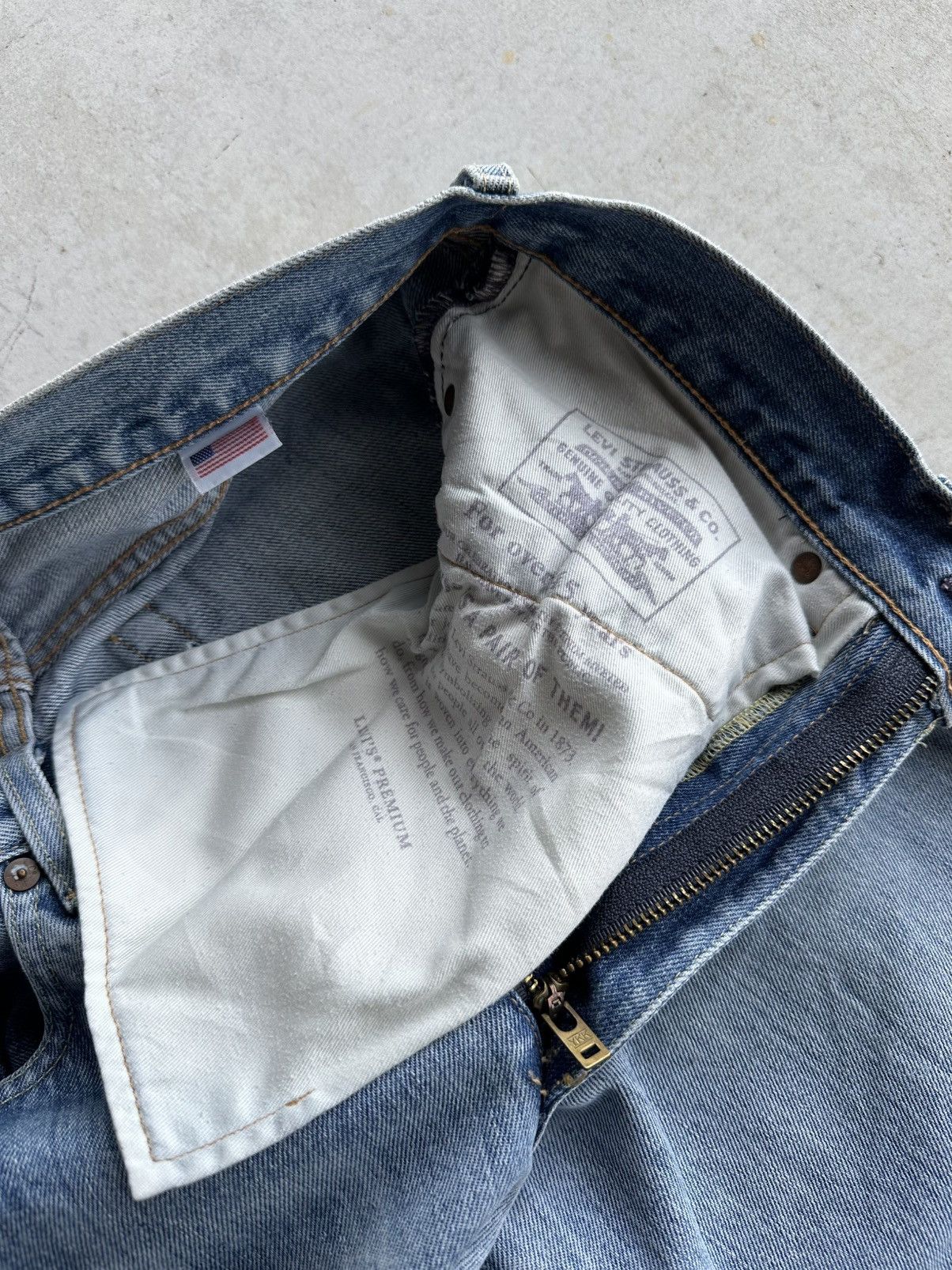 Levi's Vintage Clothing Vintage LEVI’S 505 Jeans Blue Washed Big E Denim Pants W30 Size US 30 / EU 46 - 13 Thumbnail