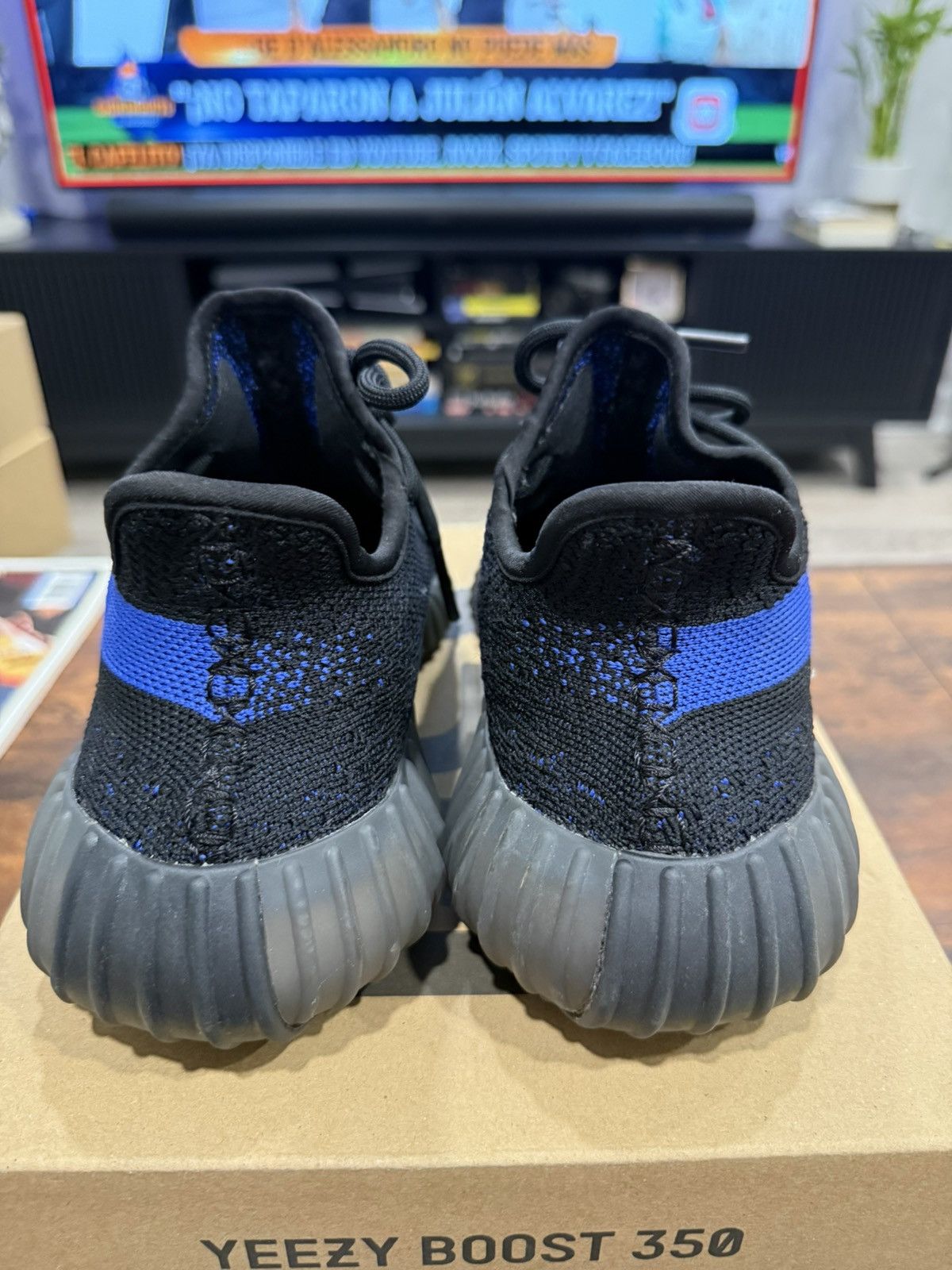 Yeezy Adidas Yeezy 350 Dazzling Blue M 6 W 7.5 Size US 7.5 / IT 37.5 - 7 Thumbnail