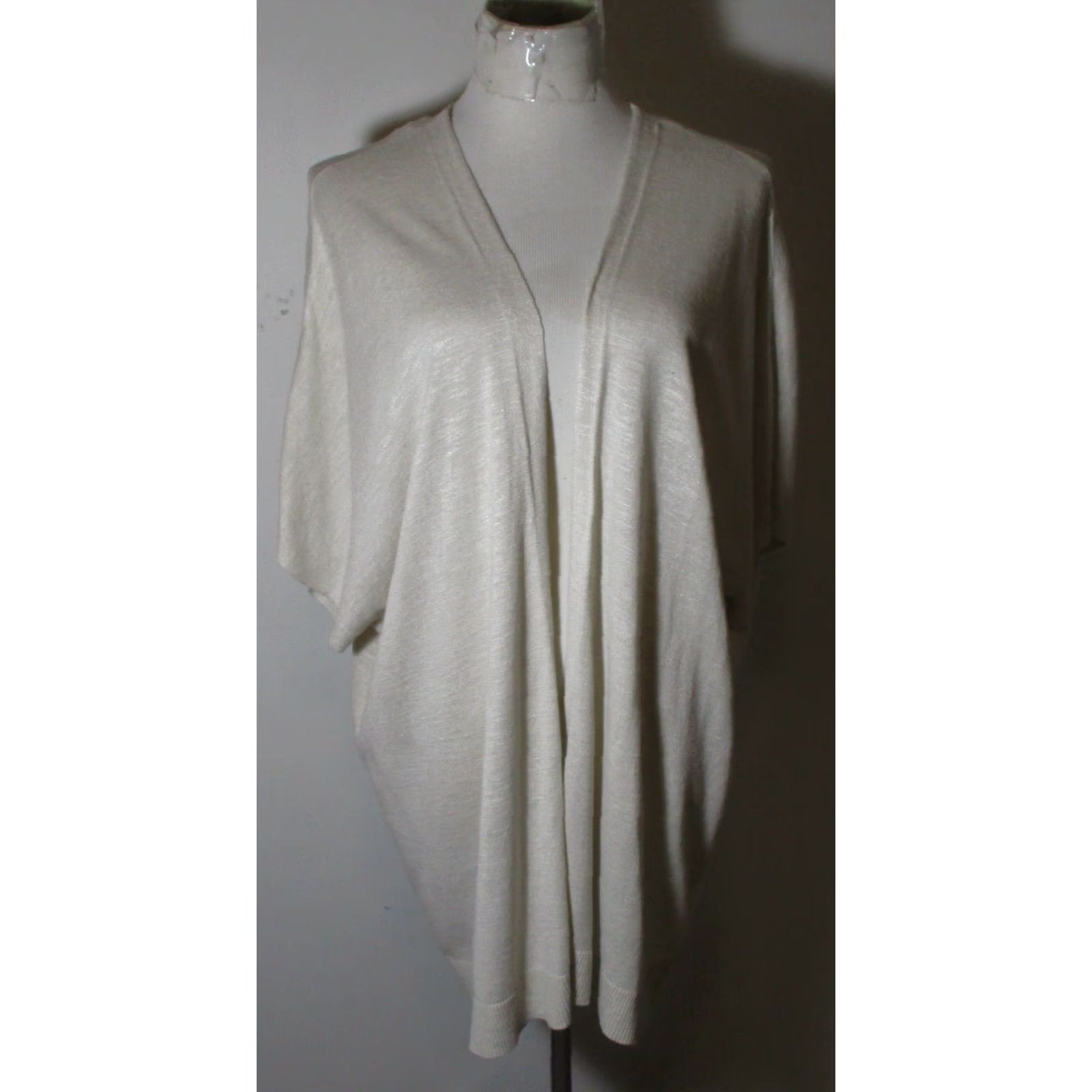 Banana Republic Banana Republic Cardigan Sweater Women XS/S Beige Ramie Viscose Lightweight Knit Short Sleeve Wrap All Seasons Size XS / US 0-2 / IT 36-38 - 2 Thumbnail