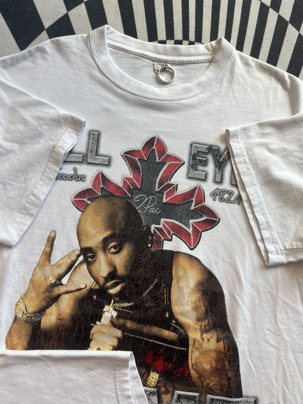 Rap Tees Vintage 2PAC All EYEZ ON ME 00’s Tshirt Size US L / EU 52-54 / 3 - 7 Thumbnail