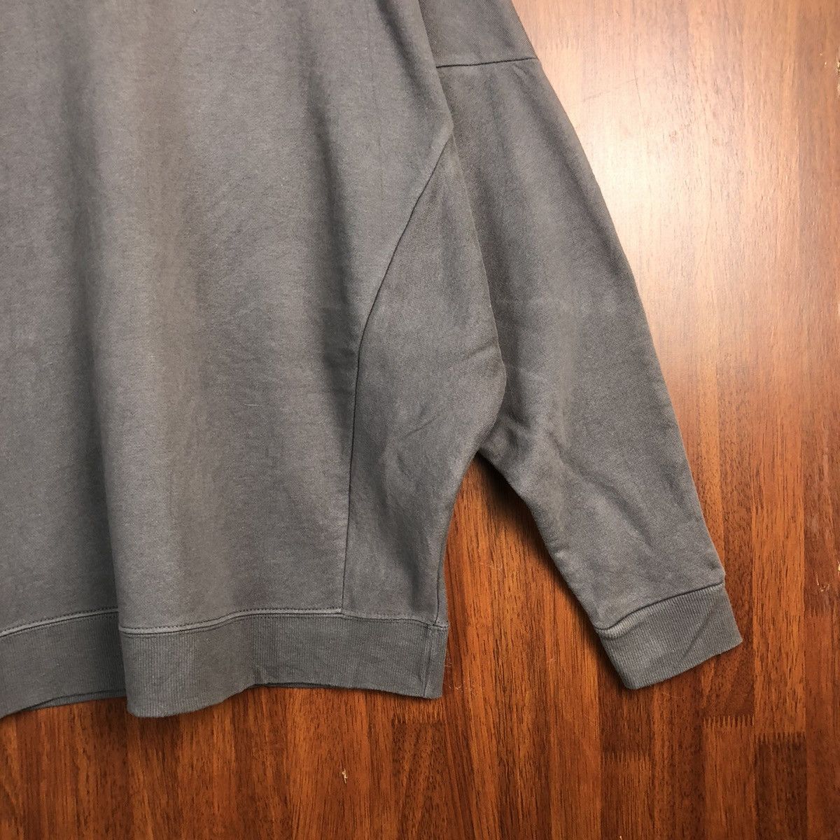 Japanese Brand × Vintage Contribe Grey vintage sweatshirr Cloaks #7557 Size US M / EU 48-50 / 2 - 5 Thumbnail