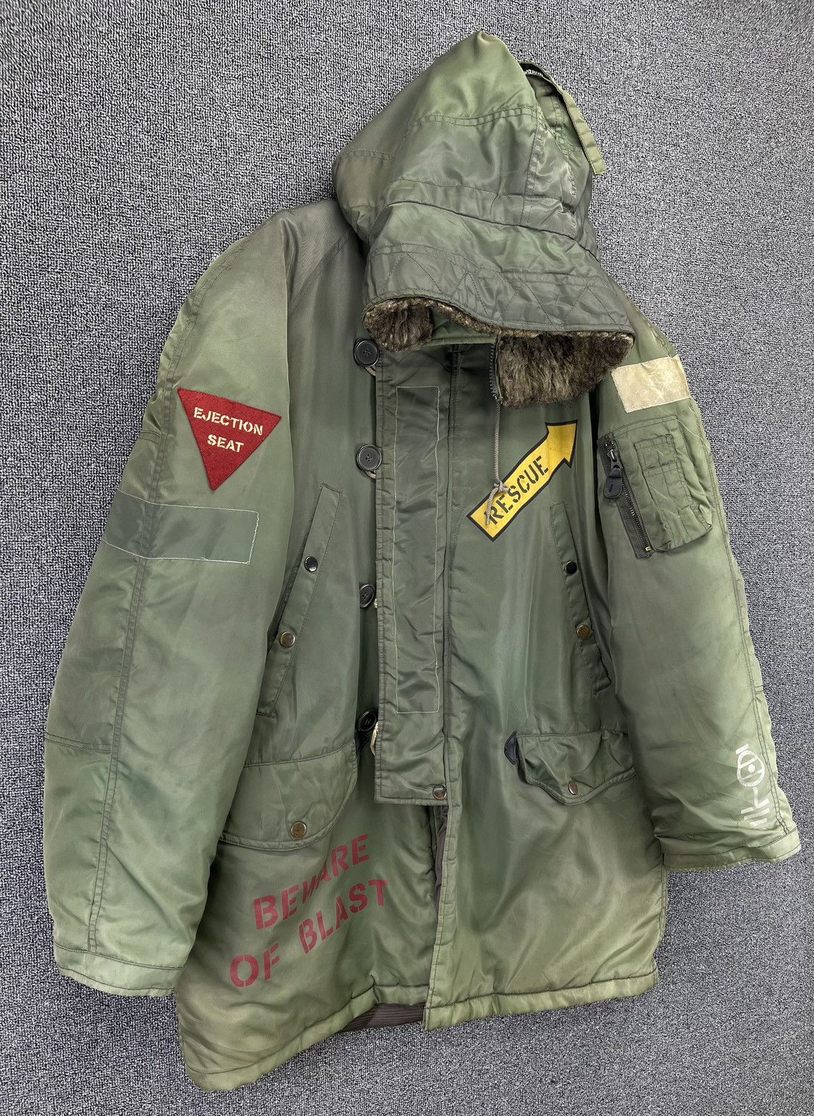 Avirex Vintage Avirex Rescue Fur Hoodie Parkas BomberJacket Size US L / EU 52-54 / 3 - 3 Thumbnail