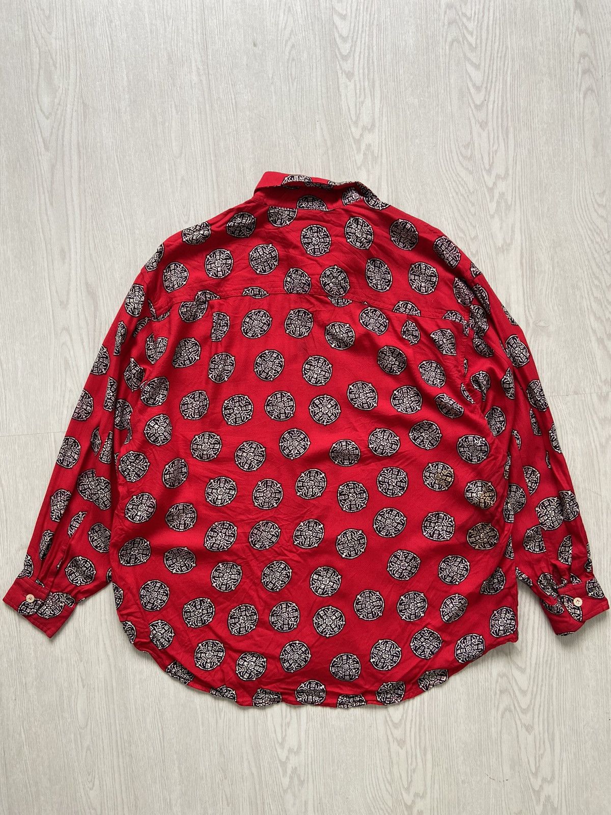 Georges Marciano × Guess Vintage 1980’s Guess Medieval Block Print Rayon Shirt Size US L / EU 52-54 / 3 - 5 Thumbnail