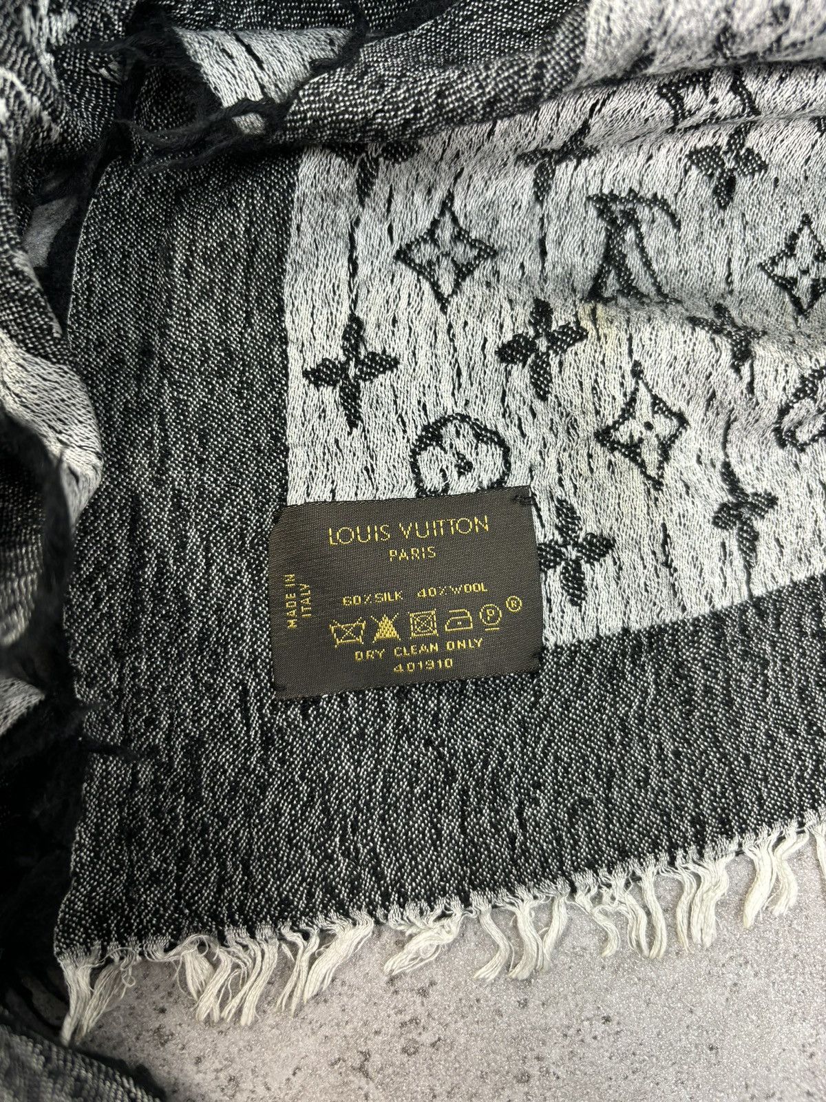Louis Vuitton Luxury Louis Vuitton Monogram RARE Scarf Grey 00s Old Money Size ONE SIZE - 6 Thumbnail