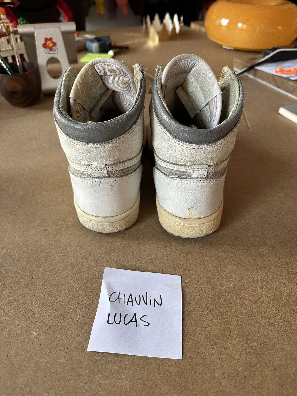 Jordan Brand Jordan 1 OG Neutral grey 1985 Size US 8 / EU 41 - 10 Thumbnail