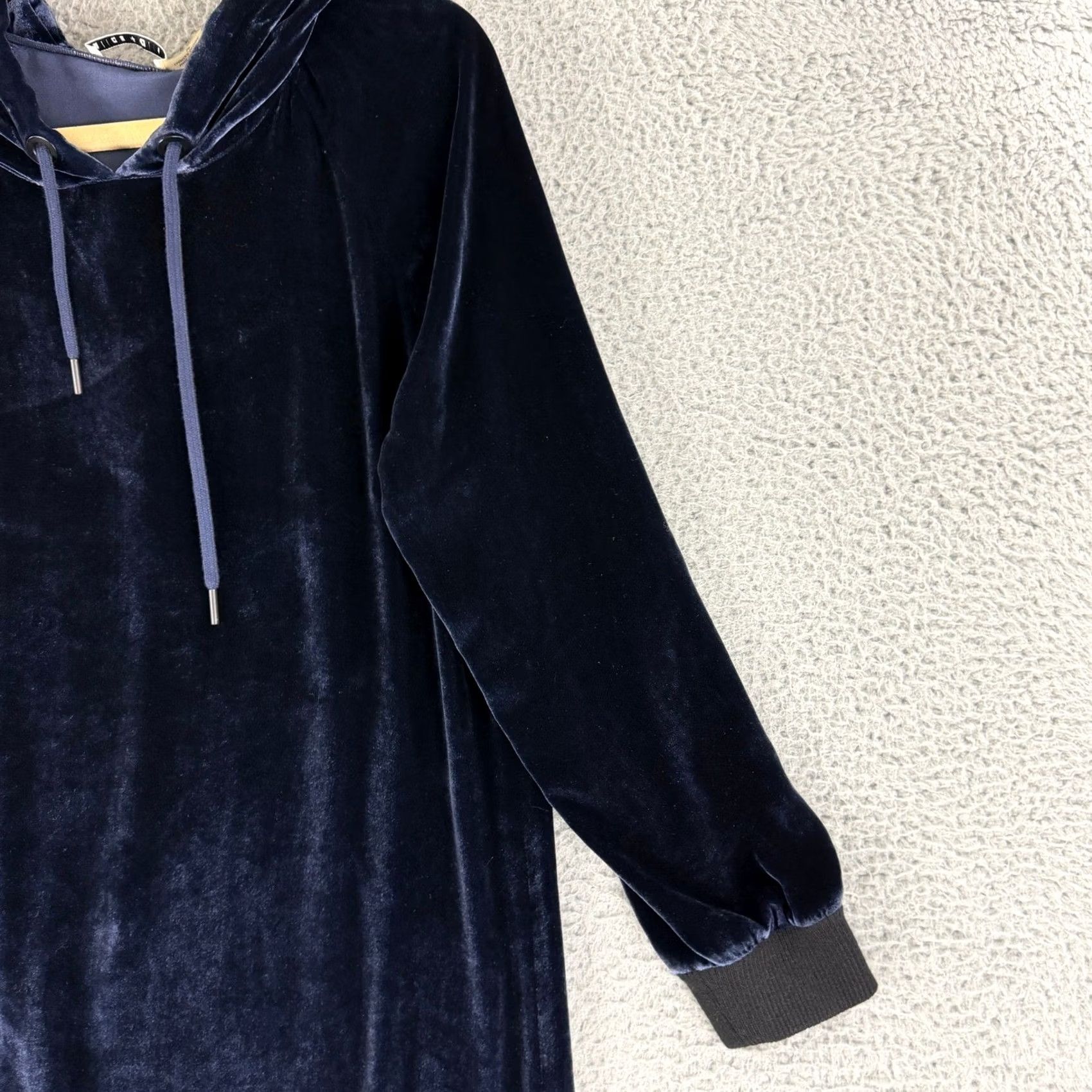 Alice + Olivia Alice + Olivia Hoodie Dress Womens S Navy Blue Velvet Silk Blend CC708B12537 Size S / US 4 / IT 40 - 3 Thumbnail