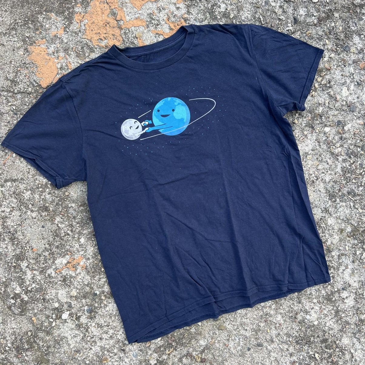 Vintage Vintage Earth T Shirt Tee Graphic Tee Size US L / EU 52-54 / 3 - 2 Thumbnail