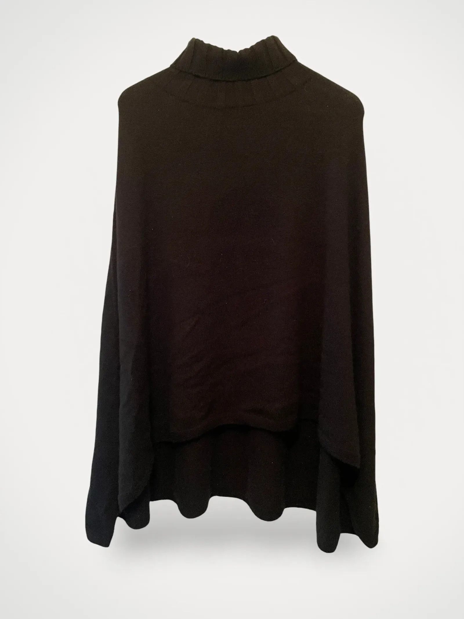 Uniqlo Uniqlo Poncho Size L / US 10 / IT 46 - 1 Thumbnail