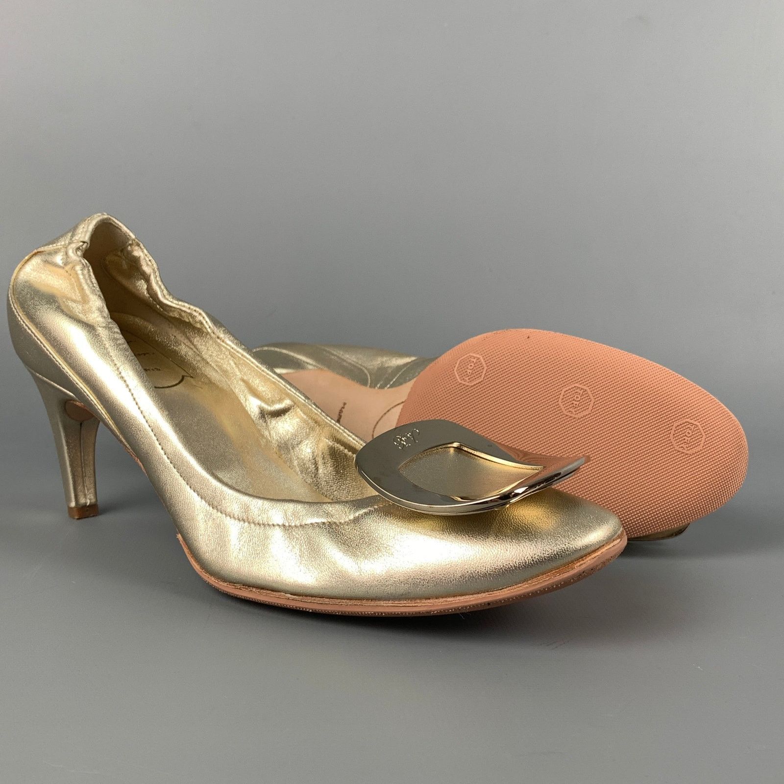 Roger Vivier ROGER VIVIER Size 6 Gold Leather Pumps Size US 6 / IT 36 - 3 Thumbnail