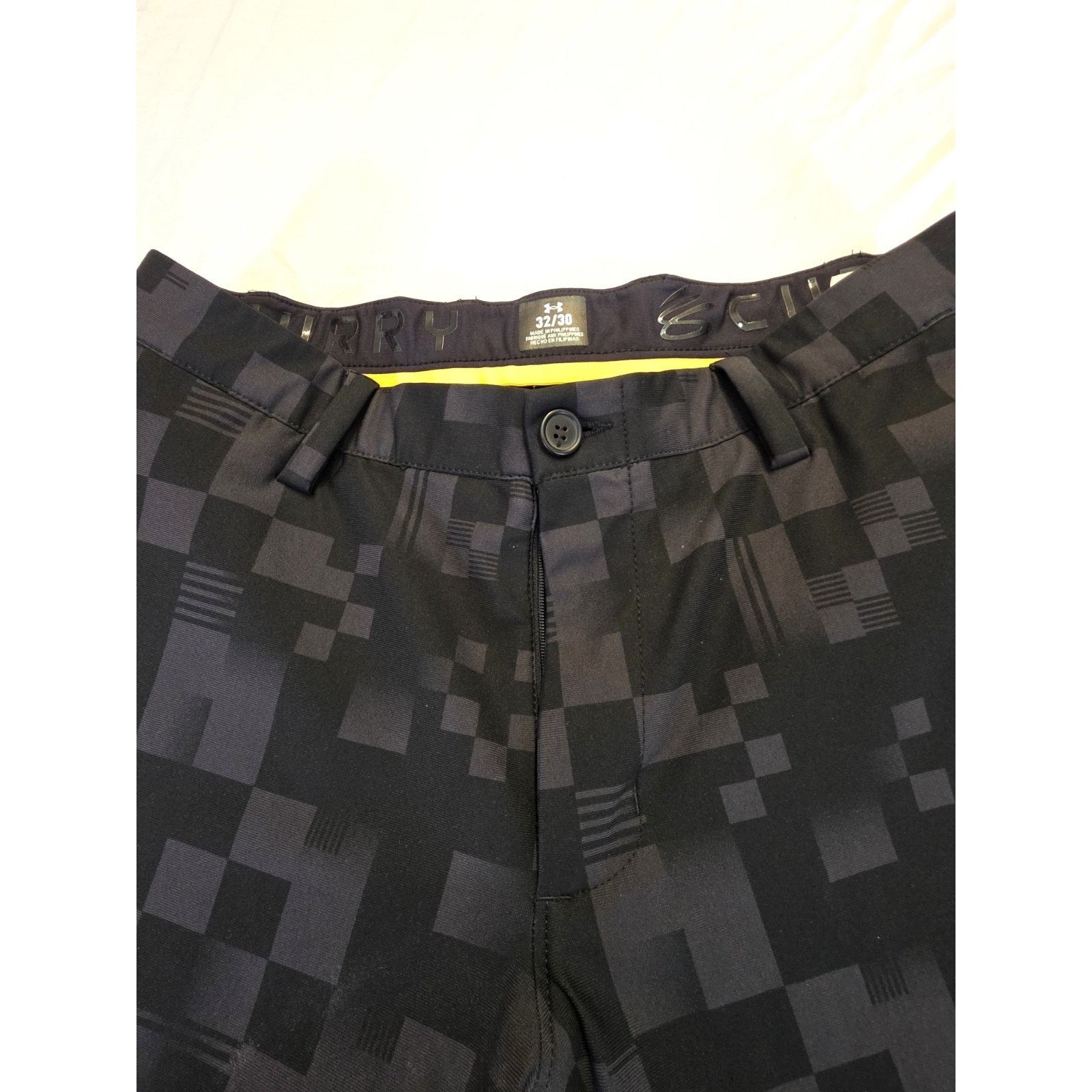 Under Armour Under Armour Curry 32x30 Tapered Pants in black Size US 32 / EU 48 - 3 Thumbnail