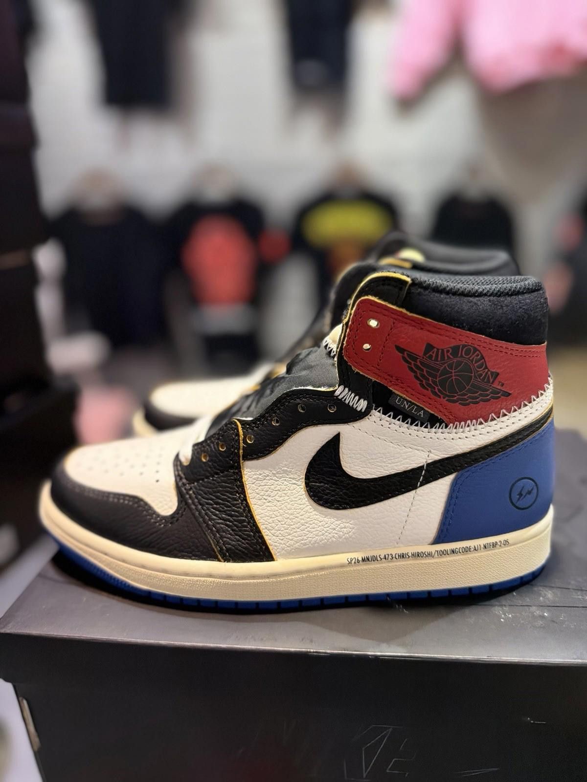 Jordan Brand Air Jordan 1 x Union x Fragment Black and Varsity Red (6.5) Size US 6.5 / EU 39-40 - 5 Thumbnail