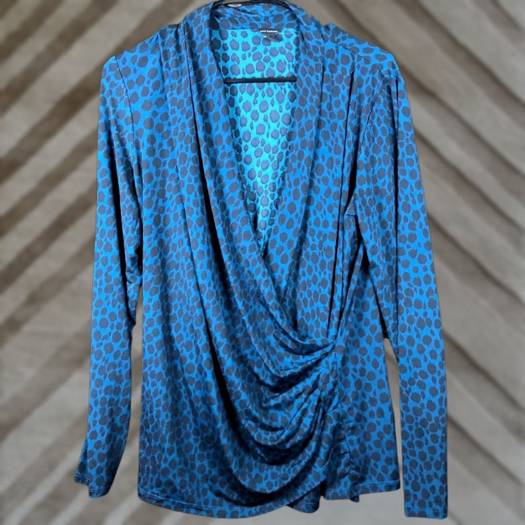 Ann Taylor VINTAGE Ann Taylor Womens Blouse Blue Black Ruched Wrap Plunge Neck Stretch Large Shirt Womens Boho Workwear New to N/A Size L / US 10 / IT 46 - 1 Thumbnail
