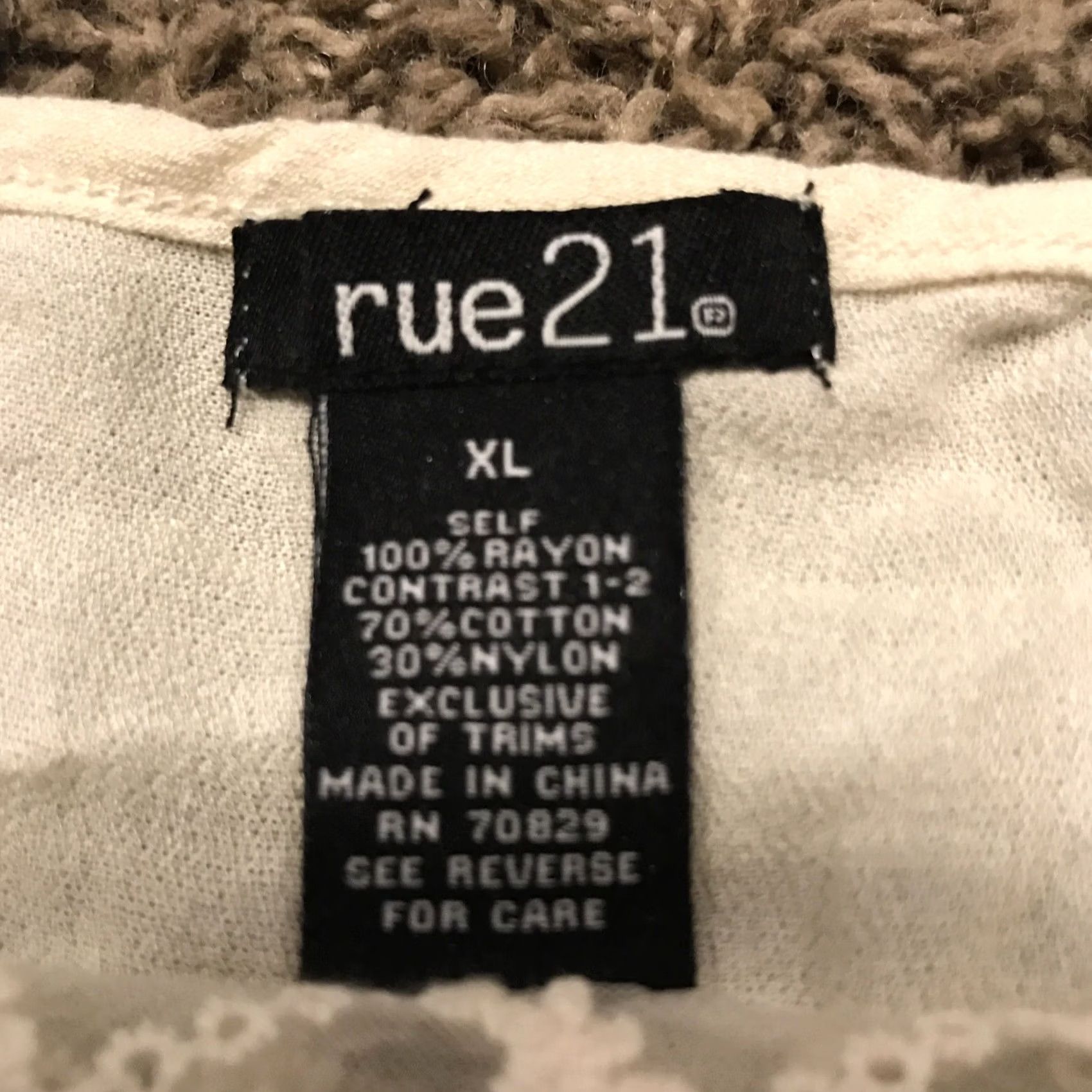 Vintage Rue 21 Womens XL Lace Blouse Sheer Round Neck Ivory Rayon Sleeveless A43 Blouse, Lace, Solid, Regular Fit, Women Size XL / US 12-14 / IT 48-50 - 2 Thumbnail