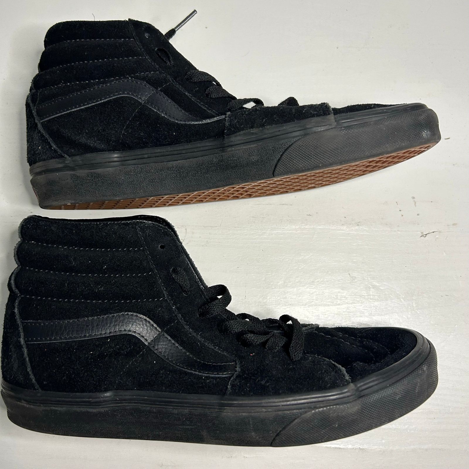 Vans Vans Sk8-Hi Black Suede High Tops Men’s 8 Women’s 9.5 Size US 8 / EU 41 - 13 Thumbnail