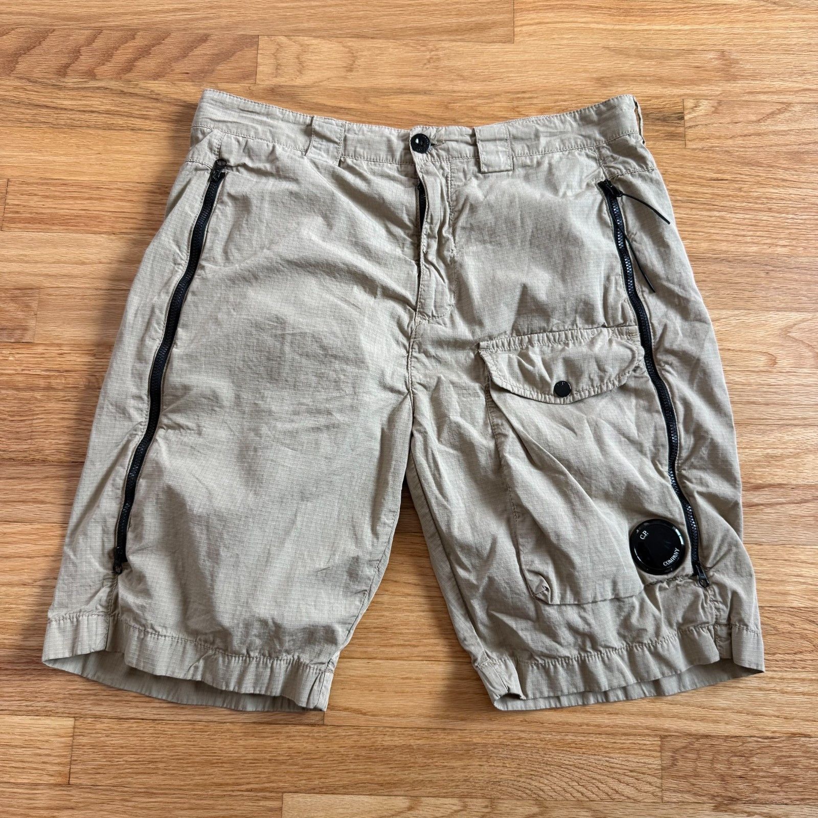 C.P. Company C.P. Company Rip Stop Beige Garment-Dyed Utility Shorts Size US 31 - 2 Thumbnail