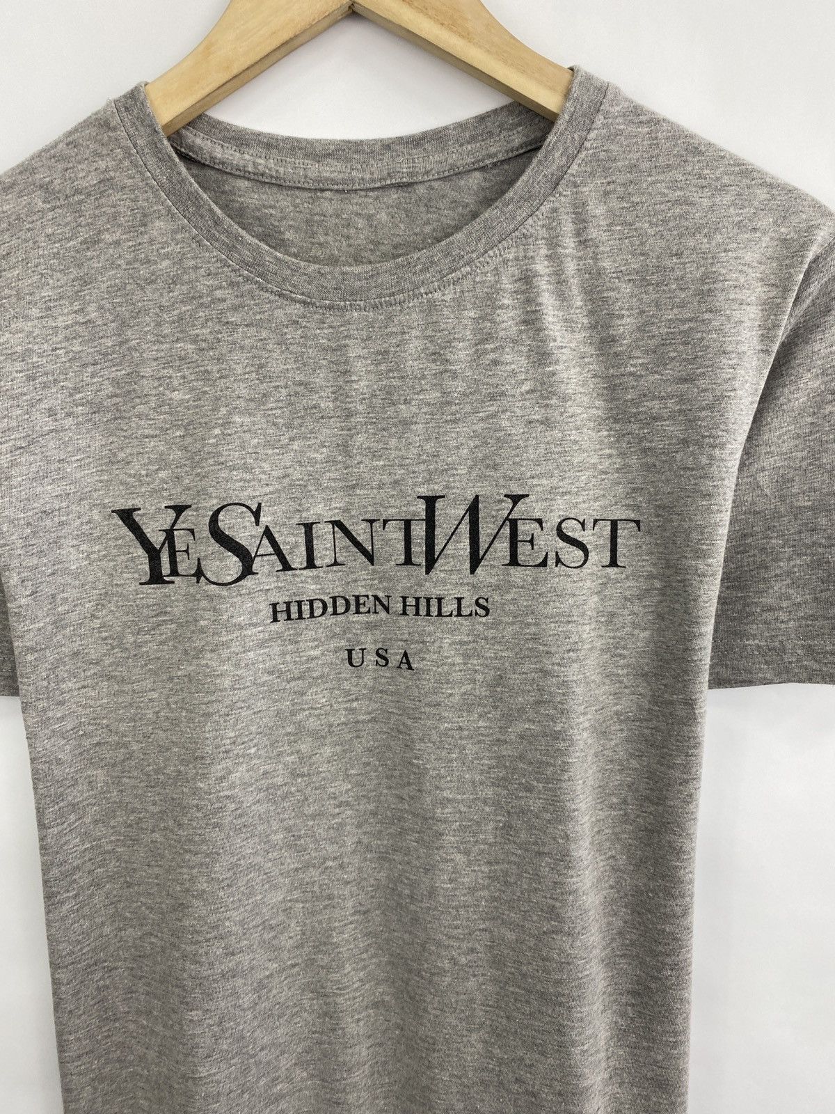 4GSELLER 🇺🇸 Ye Saint West Hidden Hills USA Kanye West Print Logo T-Shi Size US M / EU 48-50 / 2 - 6 Thumbnail