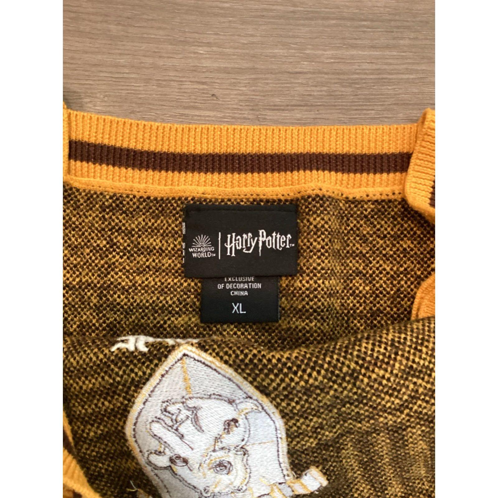 Vintage Hufflepuff Tank Top Sweater XL Plaid Knit Embroidered Crest Women Yellow | Harry Potter Geek Cosplay School Fashion Size XL / US 12-14 / IT 48-50 - 6 Thumbnail