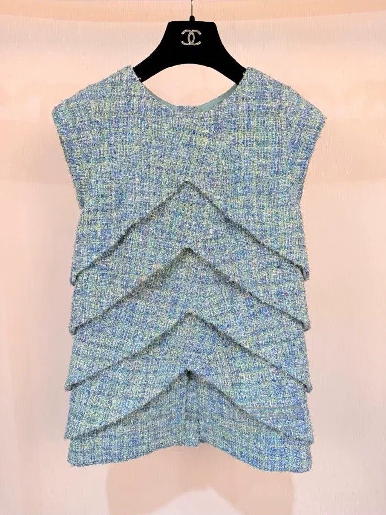 Chanel Chanel Waterfall series grass cakes with coats on both sid Size XXS / US 00 / IT 34 - 4 Thumbnail
