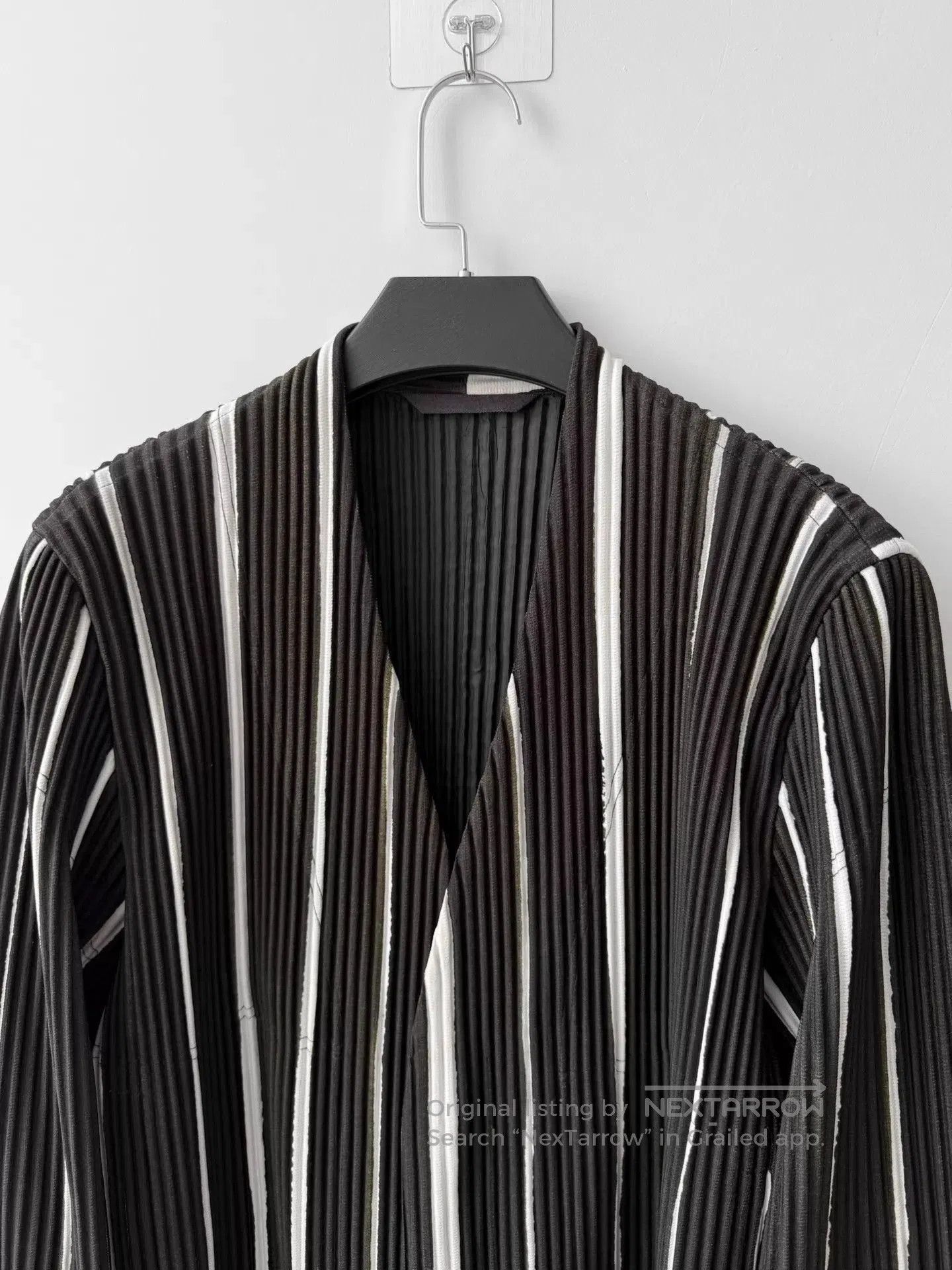 Issey Miyake Black Striped Pleated Long Sleeve Cardigan. Size US M / EU 48-50 / 2 - 5 Thumbnail