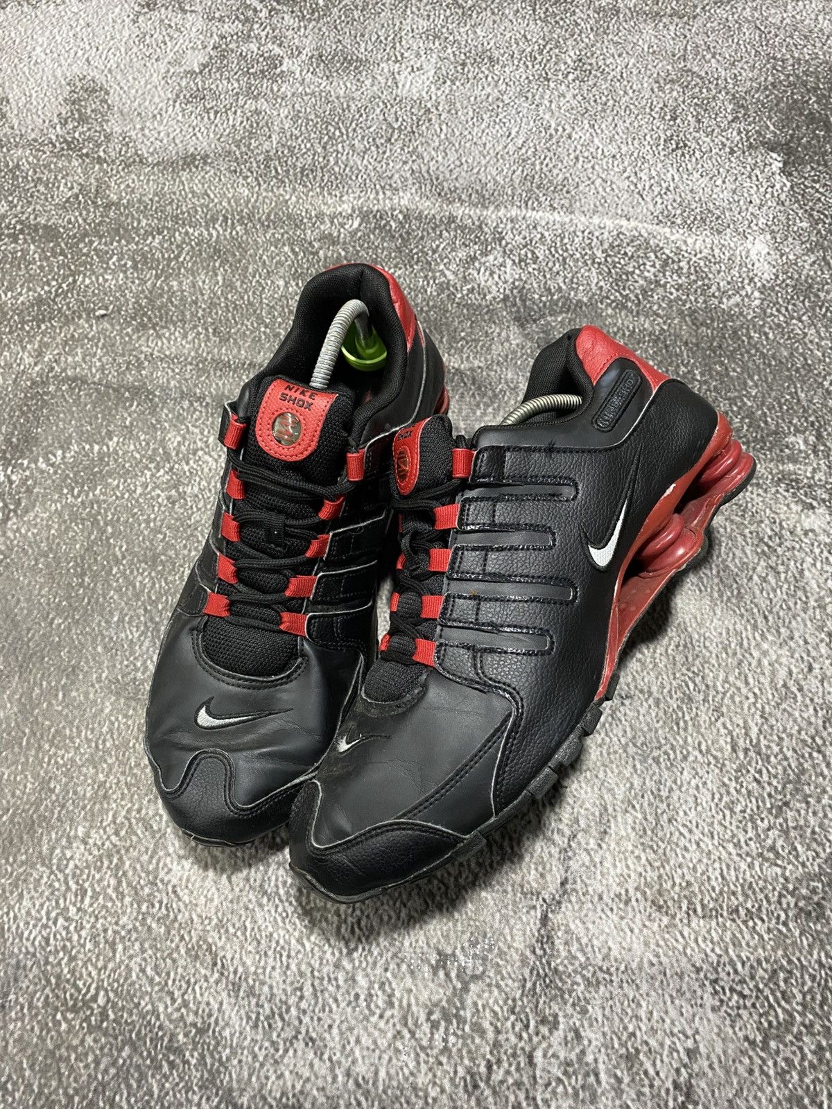 Nike NIKE SHOX NZ Black Flt Silver-Gym Red Size US 11 / EU 44 - 1 Thumbnail