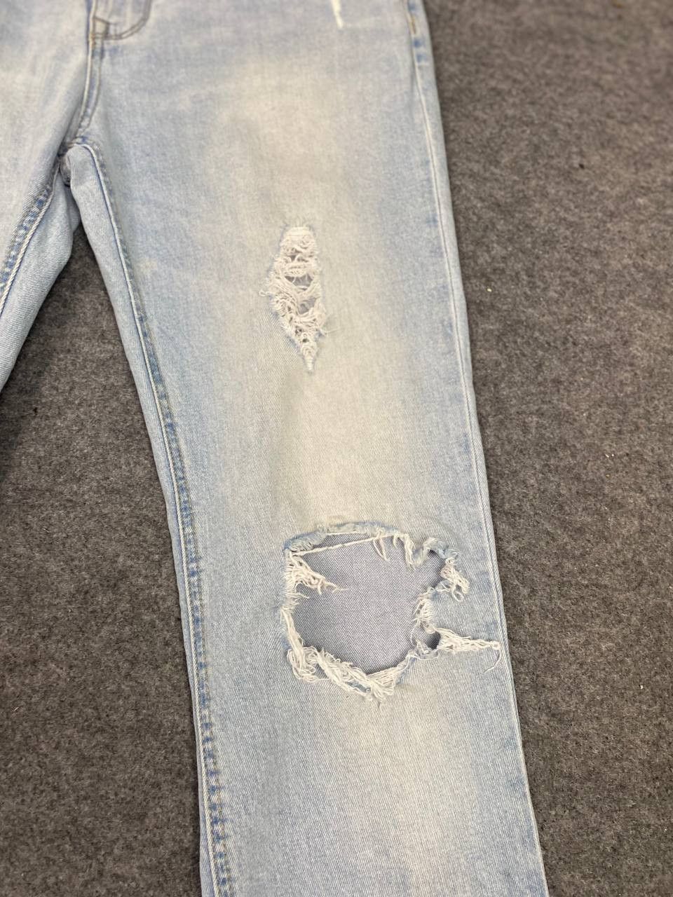 Lee rider by lee lightwash distressed denim Size US 35 - 9 Thumbnail