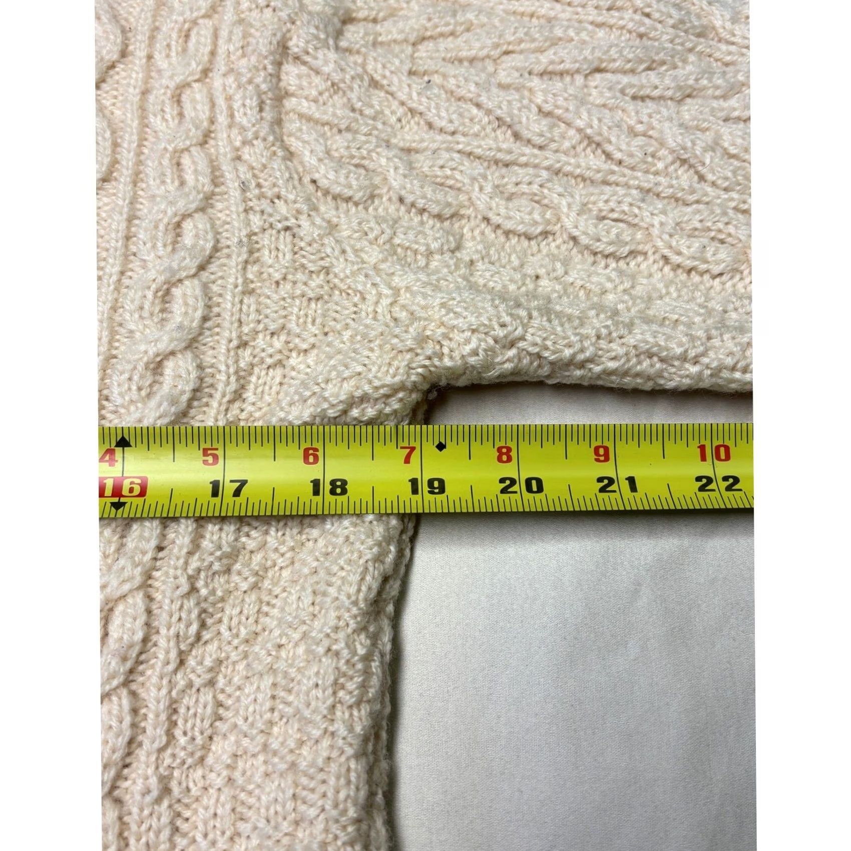 Vintage Inis Crafts Cream Cable Knit Full Zip Merino Wool Sweater Size L Irish Vintage Size L / US 10 / IT 46 - 5 Thumbnail
