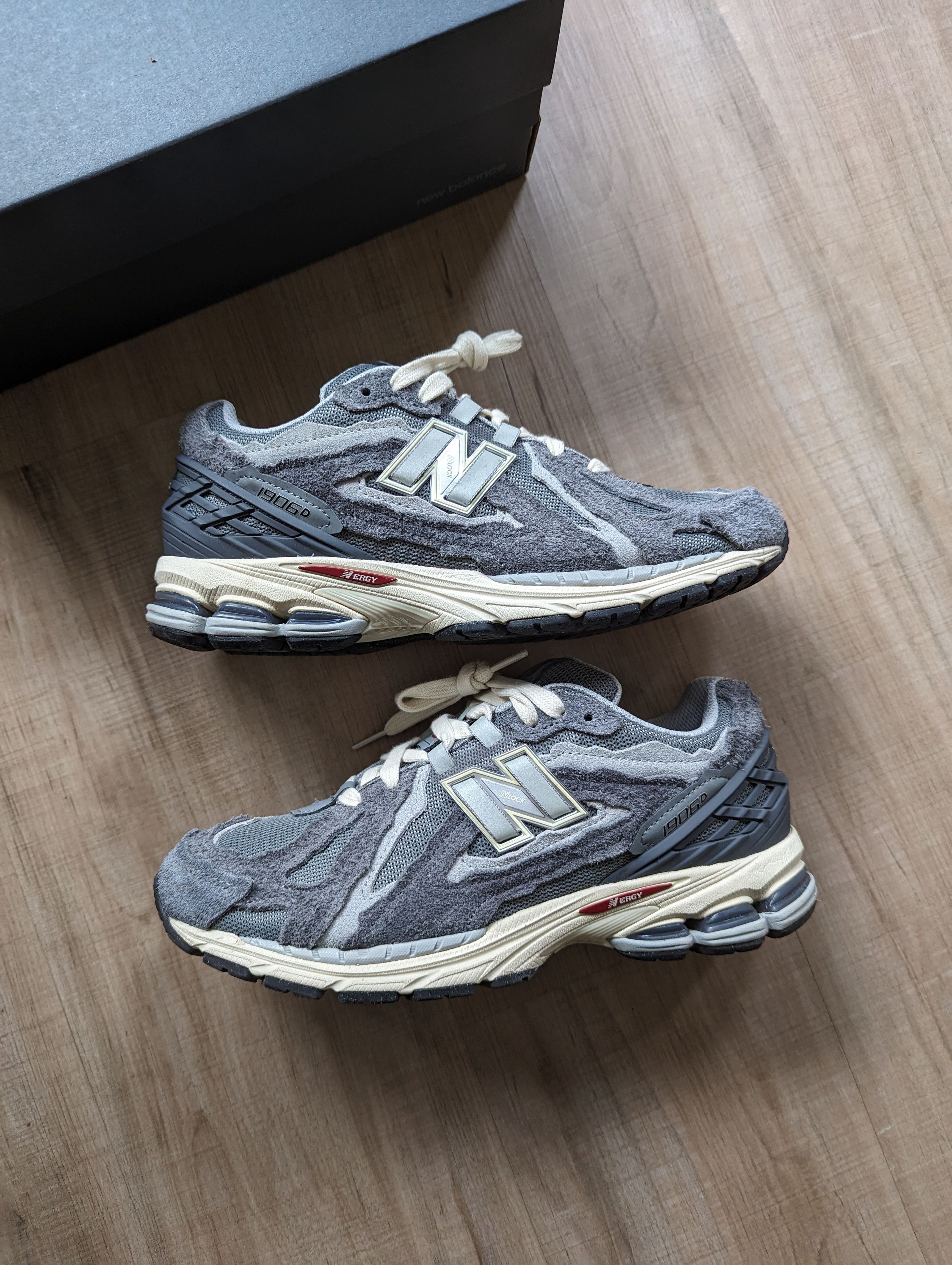 New Balance 1906R Protection Pack - Grey Size US 8.5 / EU 41-42 - 4 Thumbnail