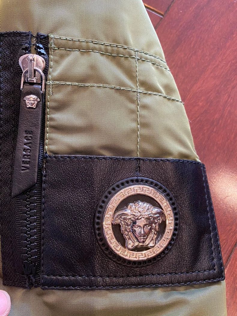 Versace Versace Medusa embroidered coat Size US L / EU 52-54 / 3 - 2 Thumbnail