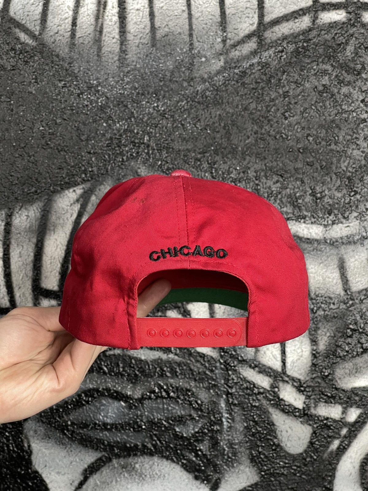NBA × Vintage Vintage Chicago Bulls 90s Red Hats Cap Size ONE SIZE - 6 Thumbnail