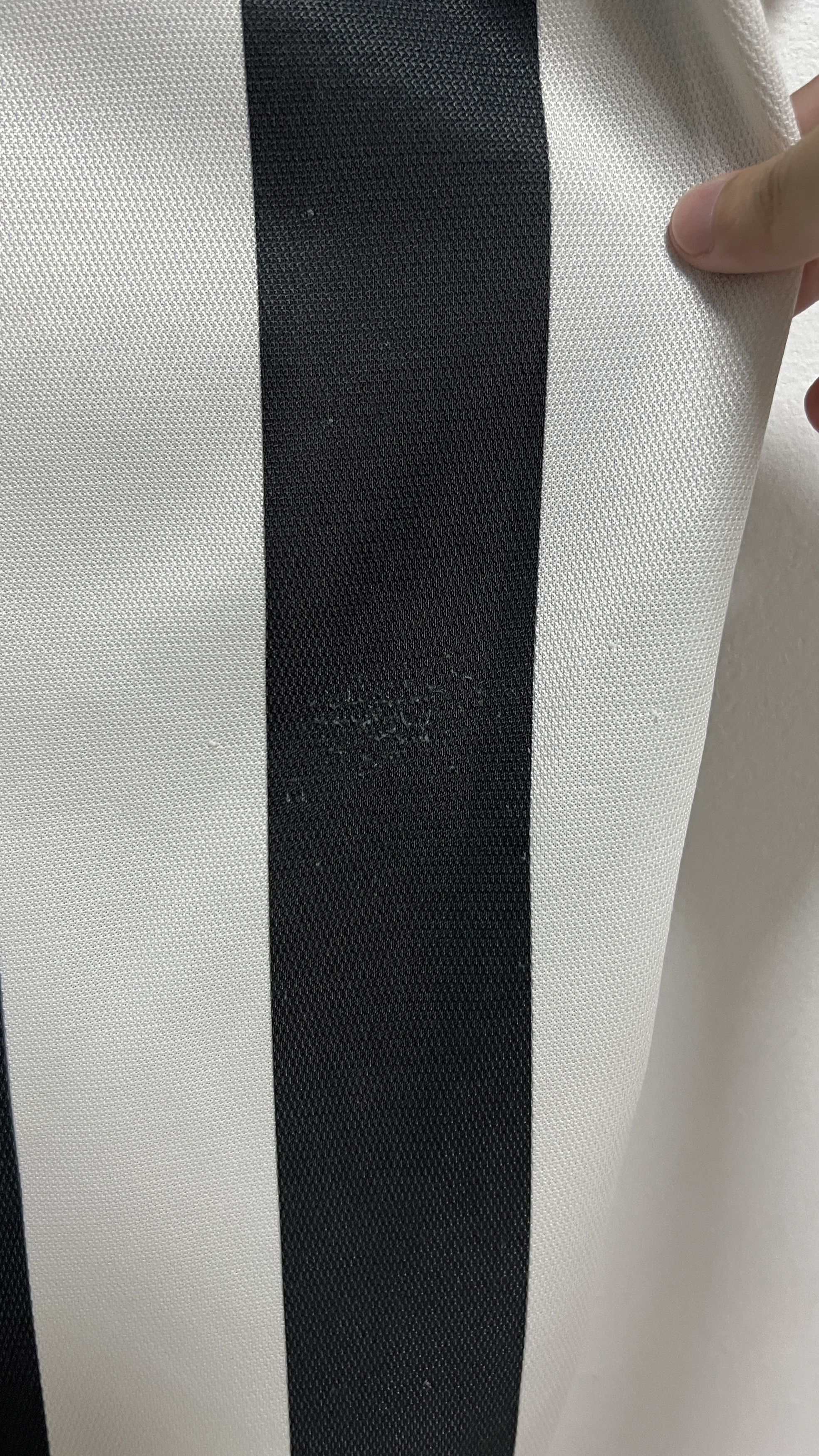 Lotto Sport (L) Juventus 2001-02 Home Shirt Salas #9 Kit Size US L / EU 52-54 / 3 - 9 Thumbnail
