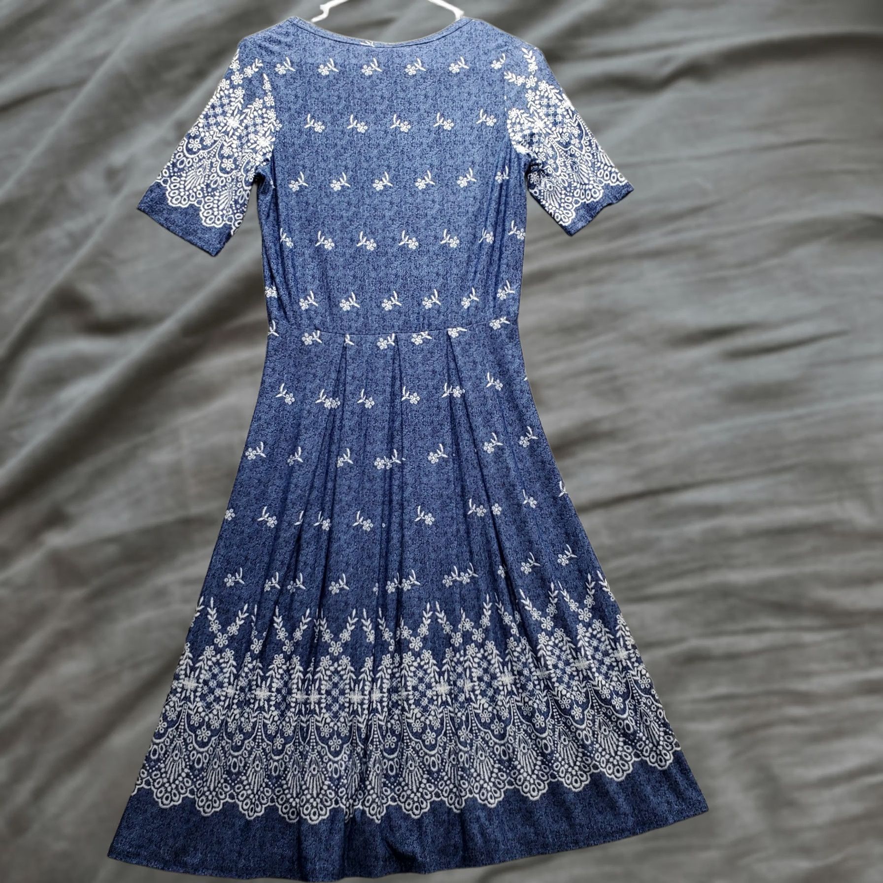 Vintage Pretty Young Womens Dress Fit & Flare Geometric Blue White Pleated Knee Length M NWT Size M / US 6-8 / IT 42-44 - 1 Thumbnail