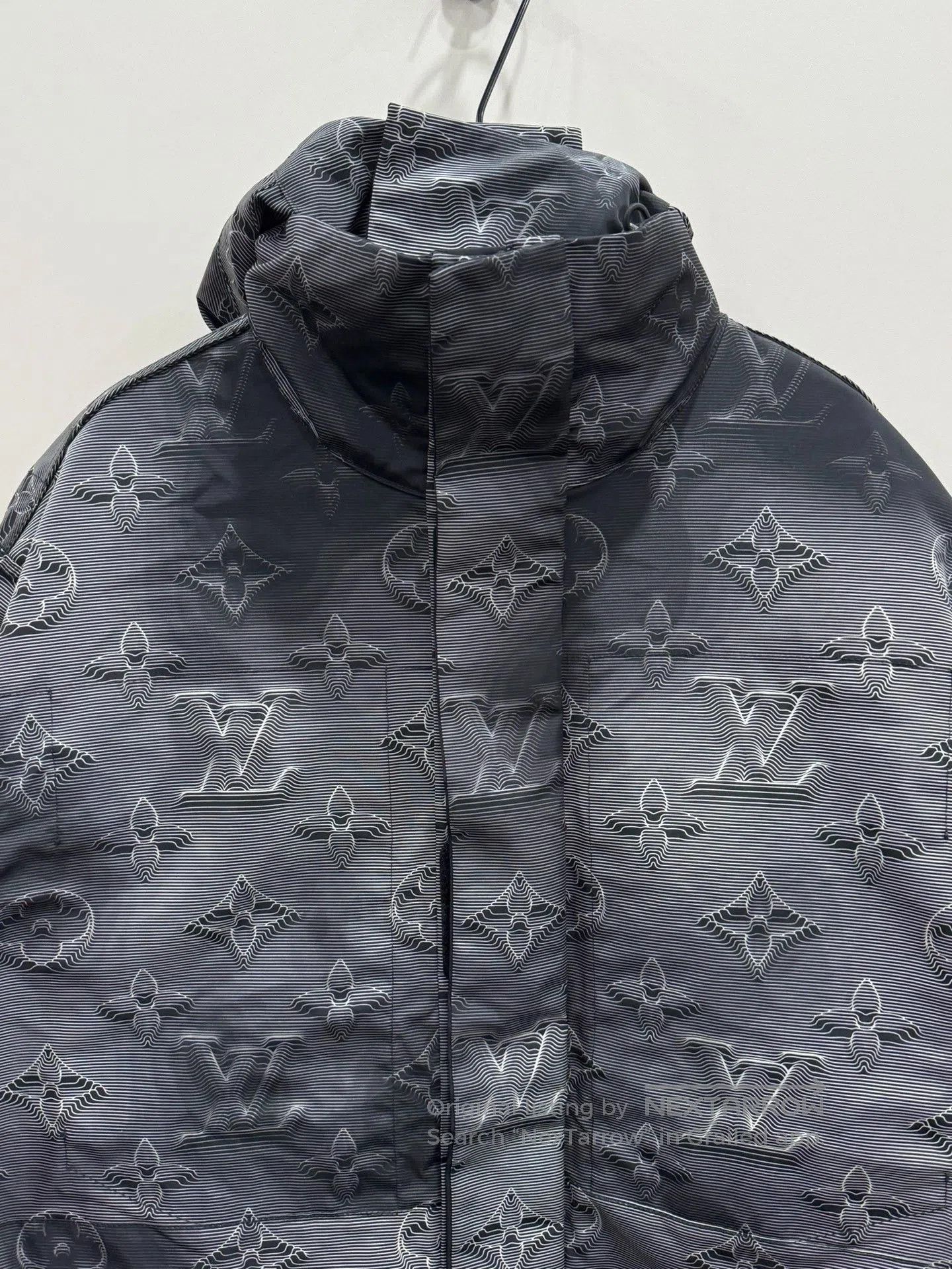 Louis Vuitton Louis Vuitton 2054 Reversible Jacket. Size US S / EU 44-46 / 1 - 5 Thumbnail