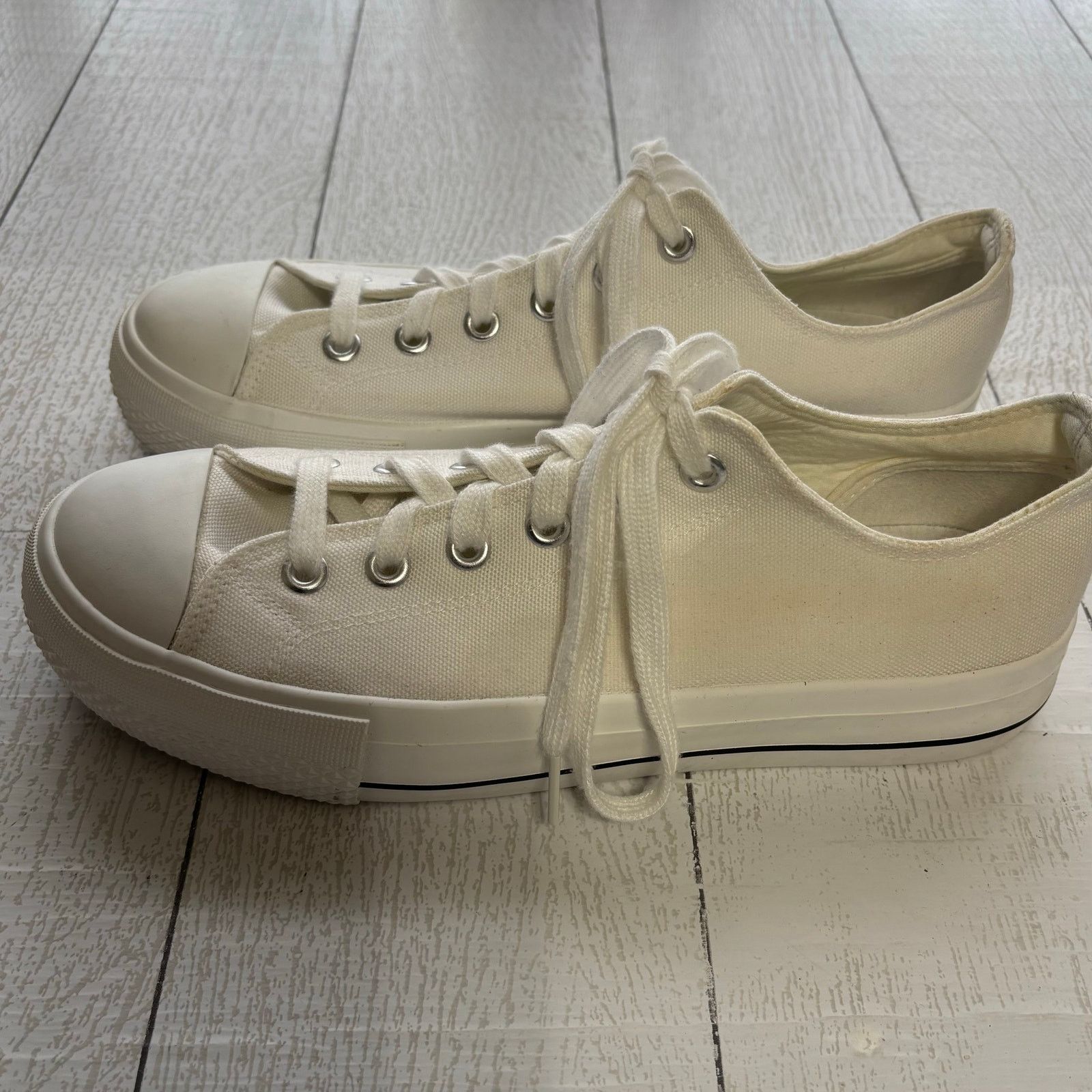 Other Sincerely Jules Vince White Canvas Low-Top Sneakers Size 10 Size US 10 / IT 40 - 4 Thumbnail