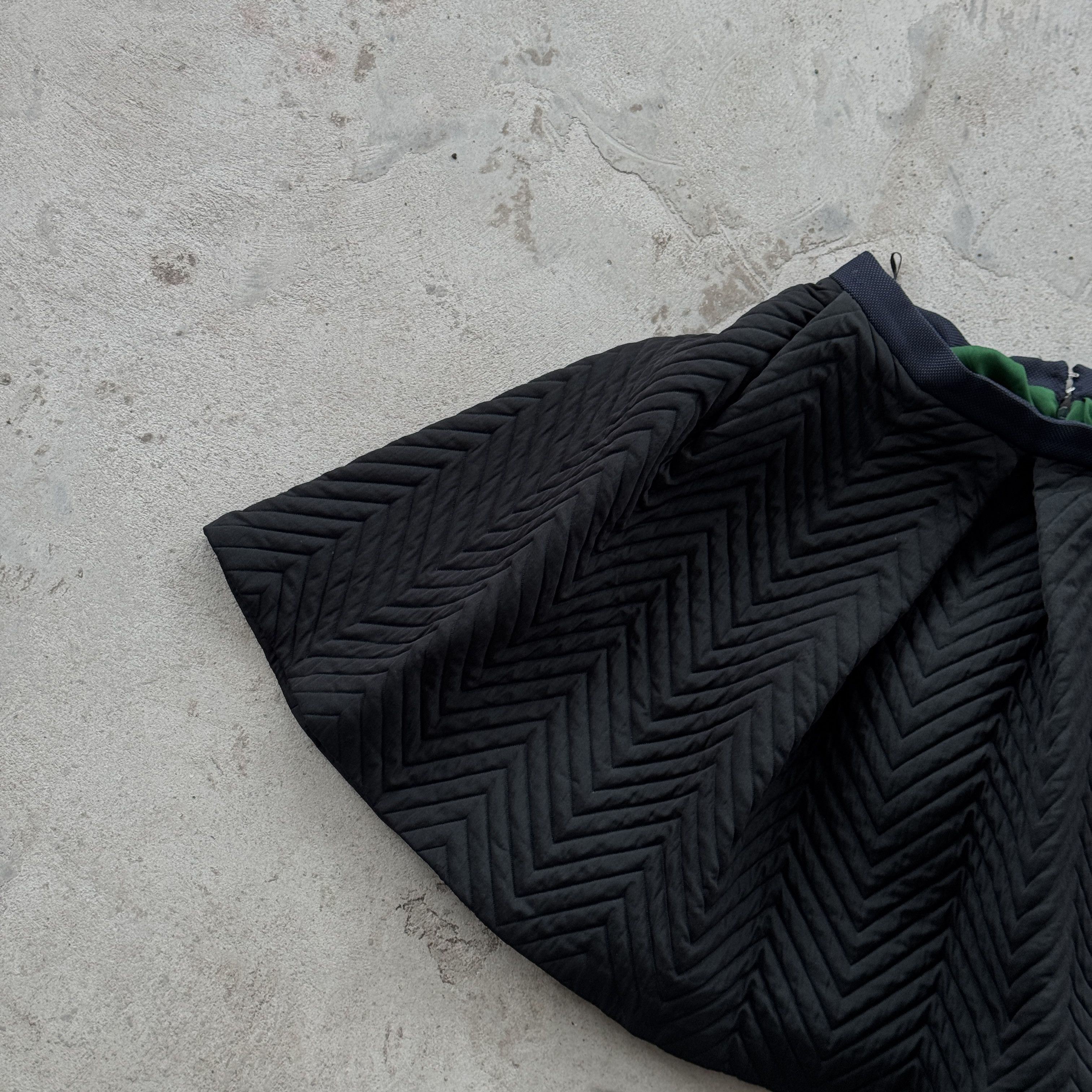 Kenzo Vintage Kenzo Paris Quilted Chevron Green Flared Midi Skirt Size 28" / US 6 / IT 42 - 4 Thumbnail