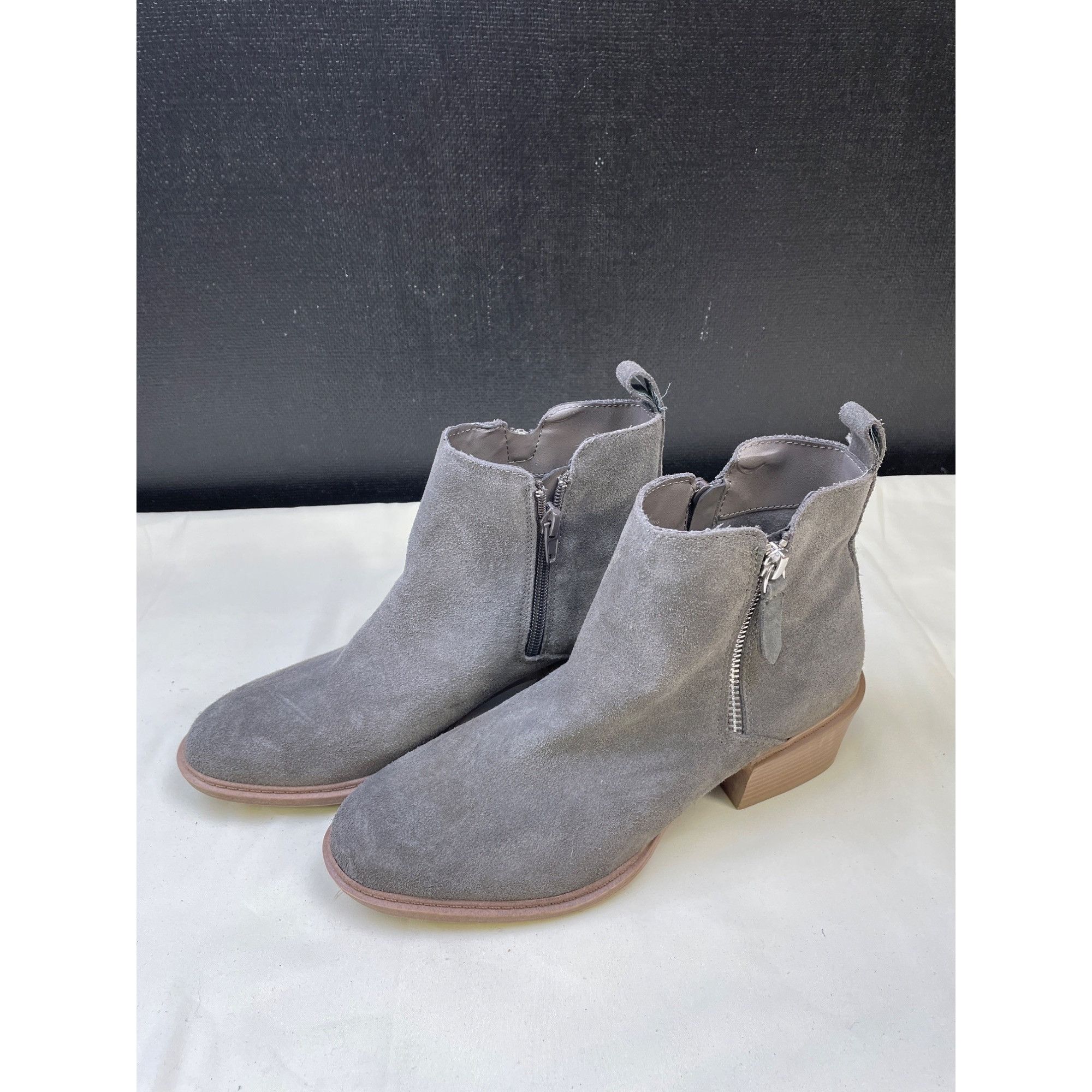 Other Kensie Women's Suede Gray Ankle boots / Shoes Size 6.5 SKU 5 Size US 6.5 / IT 36.5 - 1 Thumbnail