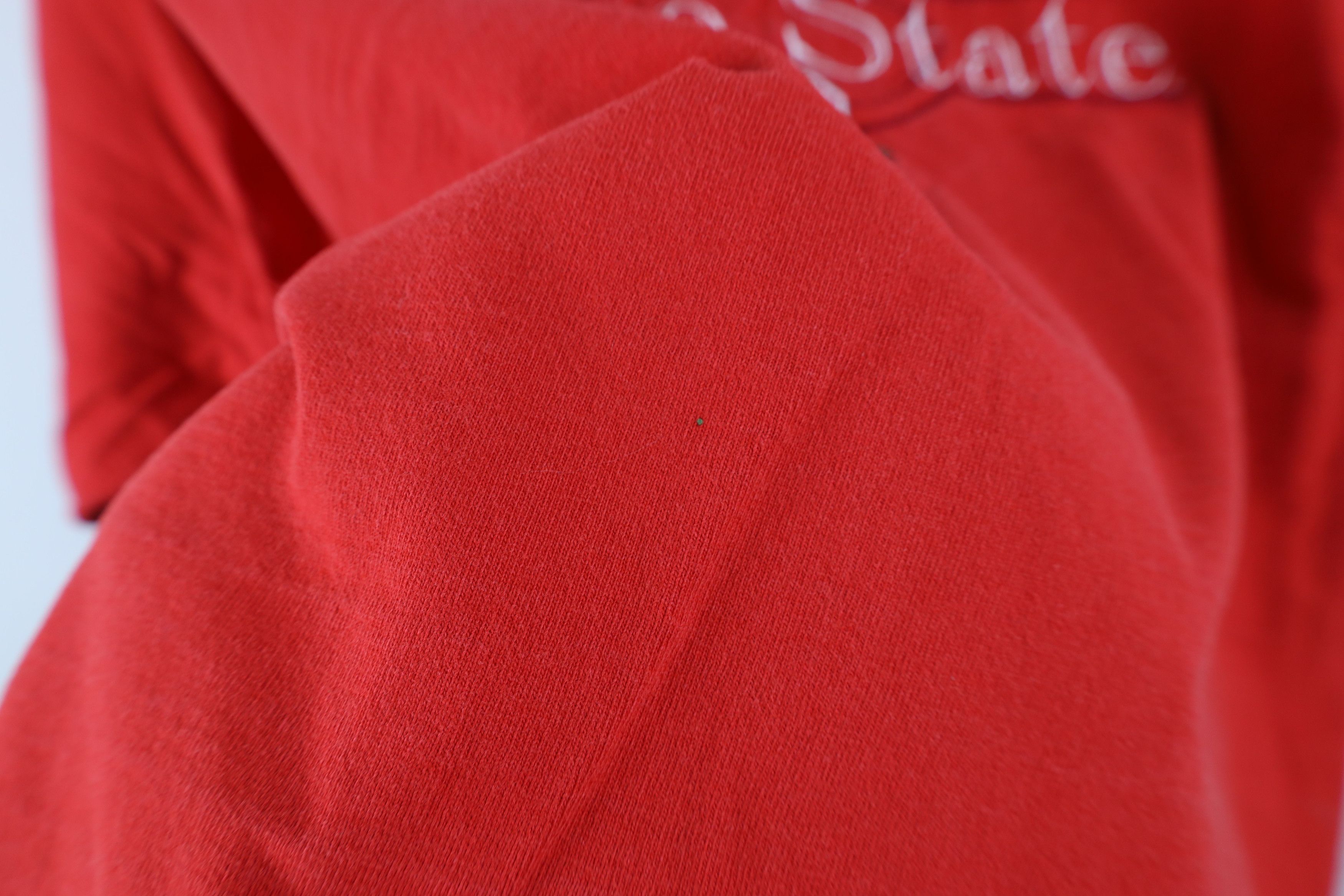 Vintage Vintage 90s Ohio State University Football T-Shirt Red Size US L / EU 52-54 / 3 - 9 Thumbnail