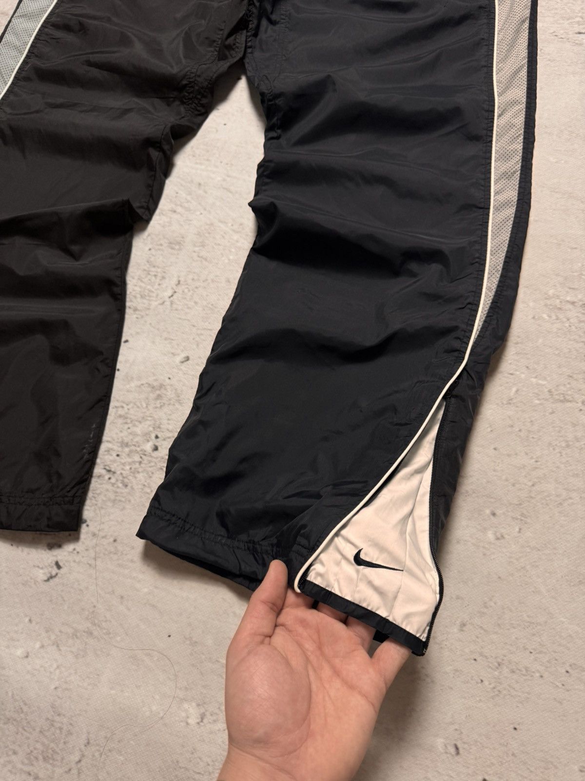 Nike × Vintage NIKE VINTAGE BASIC LOGO OVERSIZE BAGGY PANTS Size US 34 / EU 50 - 2 Thumbnail