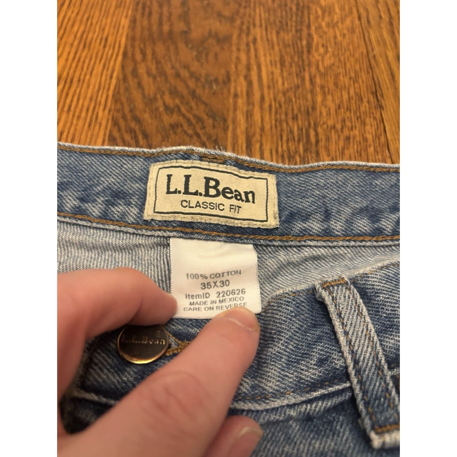 Vintage VINTAGE L.L.Bean Classic Fit Jeans Medium Wash Straight Leg 35 x 30 Mens 90s Logo Blue Denim Size US 35 - 2 Thumbnail