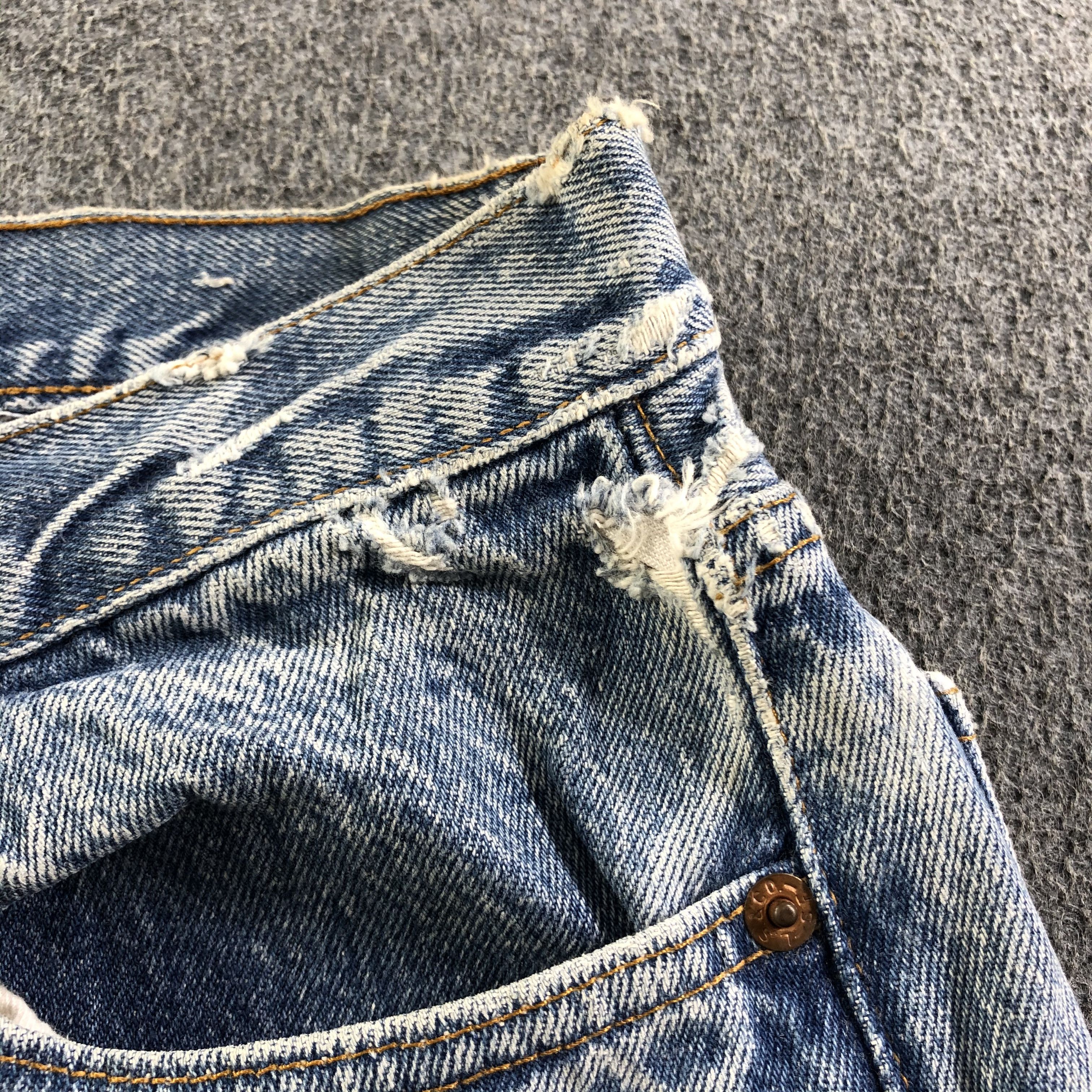 Levi's 90s Vintage Blue Wash Levis 501 Jeans-J3606 Size US 28 / EU 44 - 12 Thumbnail
