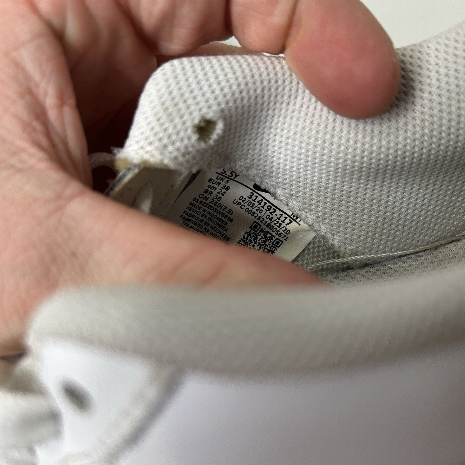 Nike Nike Air Force 1 Low GS “Triple White” Size US 5 / IT 35 - 8 Thumbnail