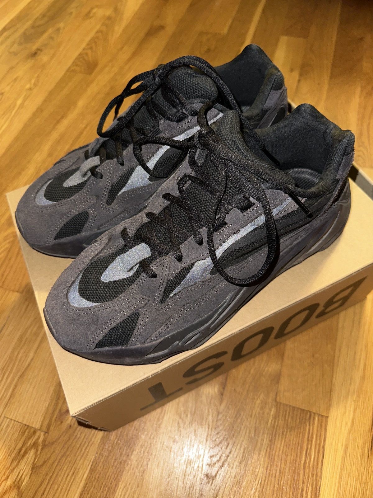 Yeezy boost 700 vanta