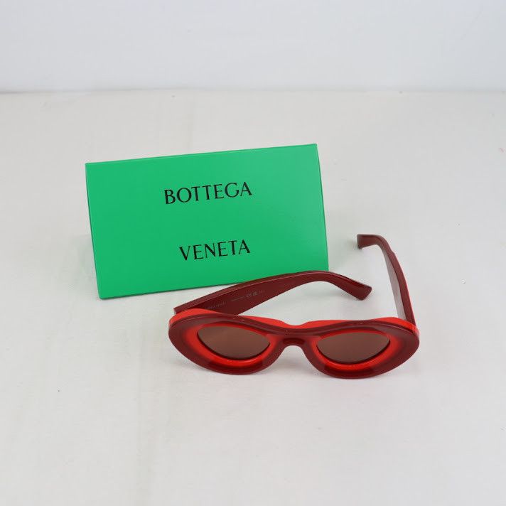 Bottega Veneta o1rshd1 Size: OS / Sunglassess Case Medium in Red Size ONE SIZE - 1 Thumbnail