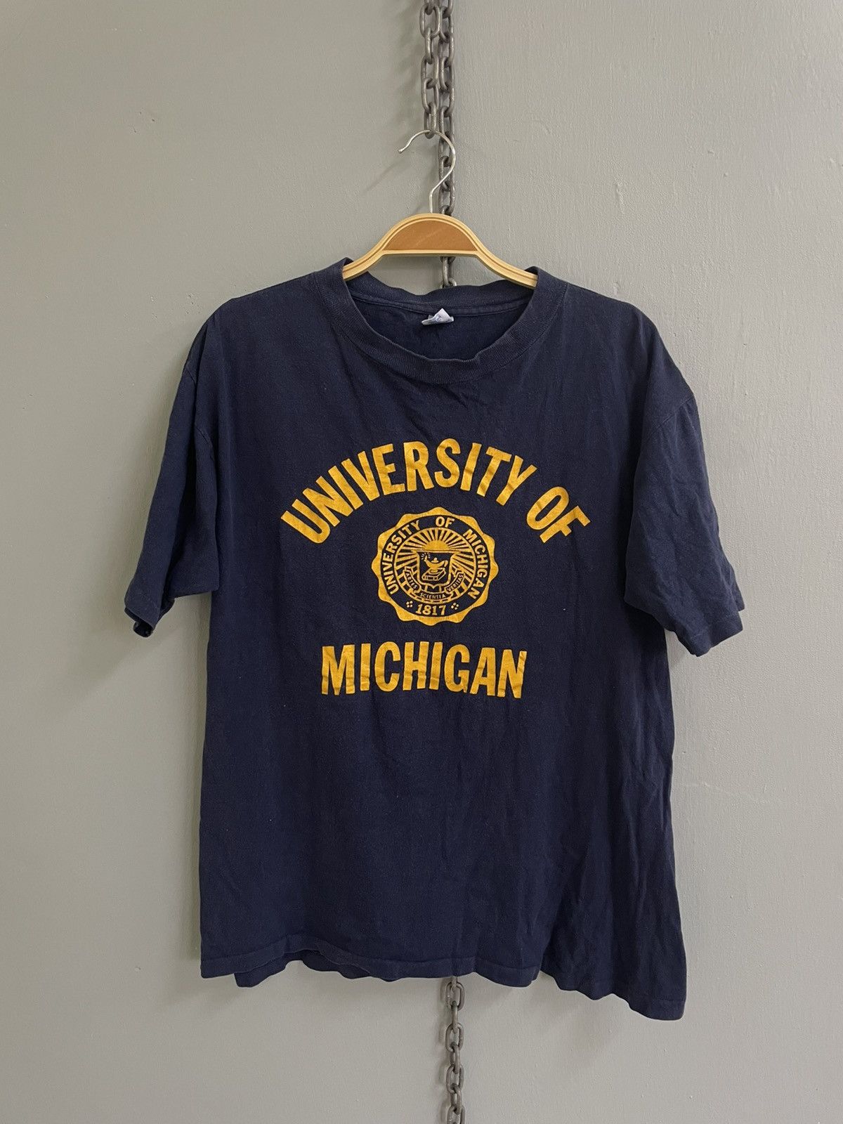 Vintage Vintage 70s University Of Michigan t shirt Size US L / EU 52-54 / 3 - 1 Thumbnail