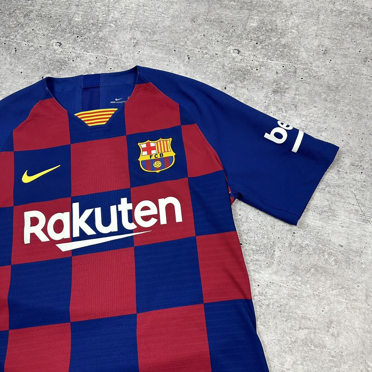 Other Nike Barcelona Shirt Home Soccer Jersey 2019-20 Leo Messi 10 Size US M / EU 48-50 / 2 - 3 Thumbnail