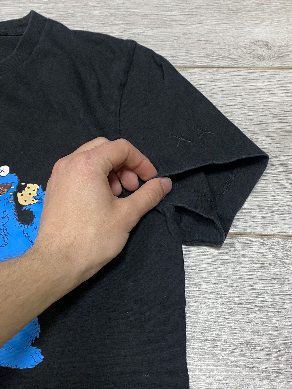 Kaws × Uniqlo KAWS Uniqlo sesame street big print x x t-shirt Size US S / EU 44-46 / 1 - 6 Thumbnail